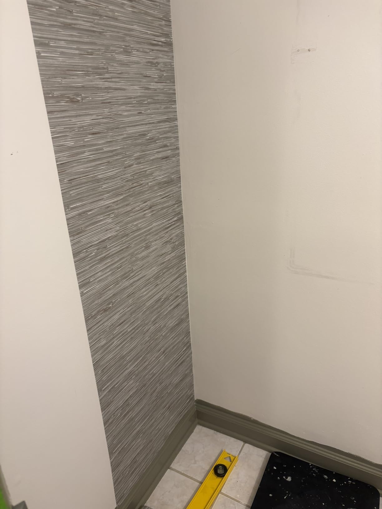 NuWallpaper Green Grassweave Peel and Stick Wallpaper, Textured Removable Wallpaper, 20.5 in x 18 ft customer photo 1