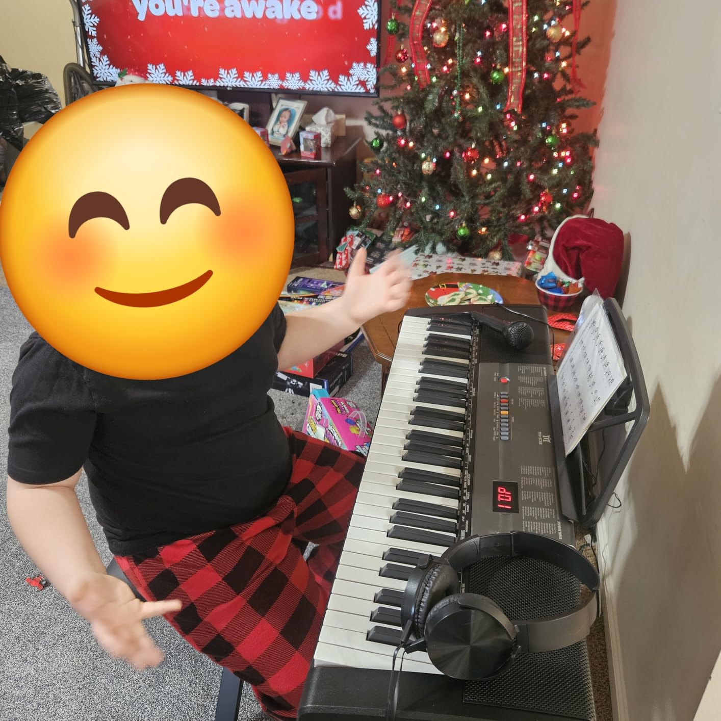 MUSTAR 61 Key Piano Keyboard, Electric Piano Keyboard with Lighted Up Keys customer photo 2