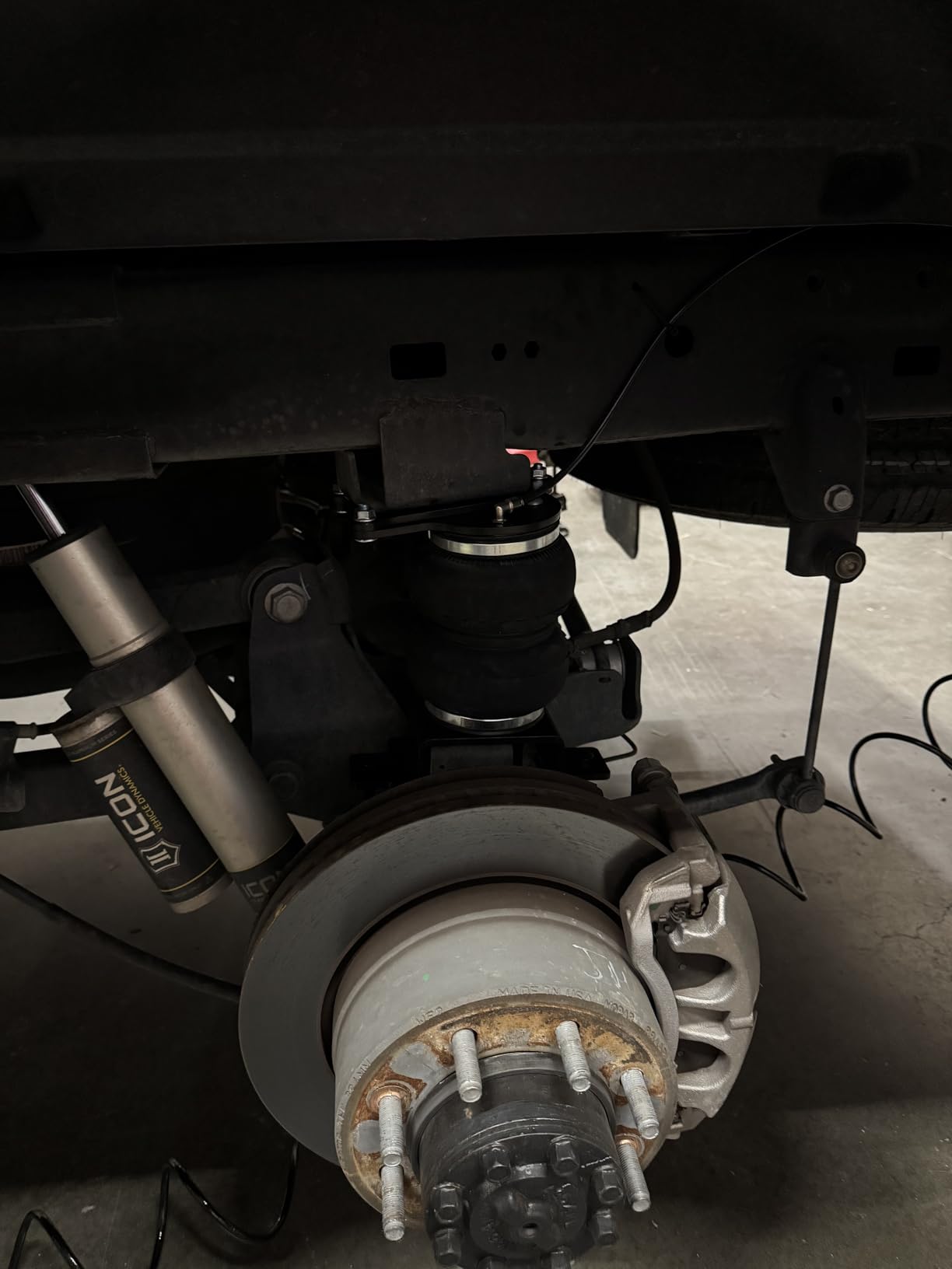 Rough Country Air Spring Kit for Ram 2500 (2014-2023) - Minimizes Trailer Sway, Prevents Bottoming Out customer photo 2