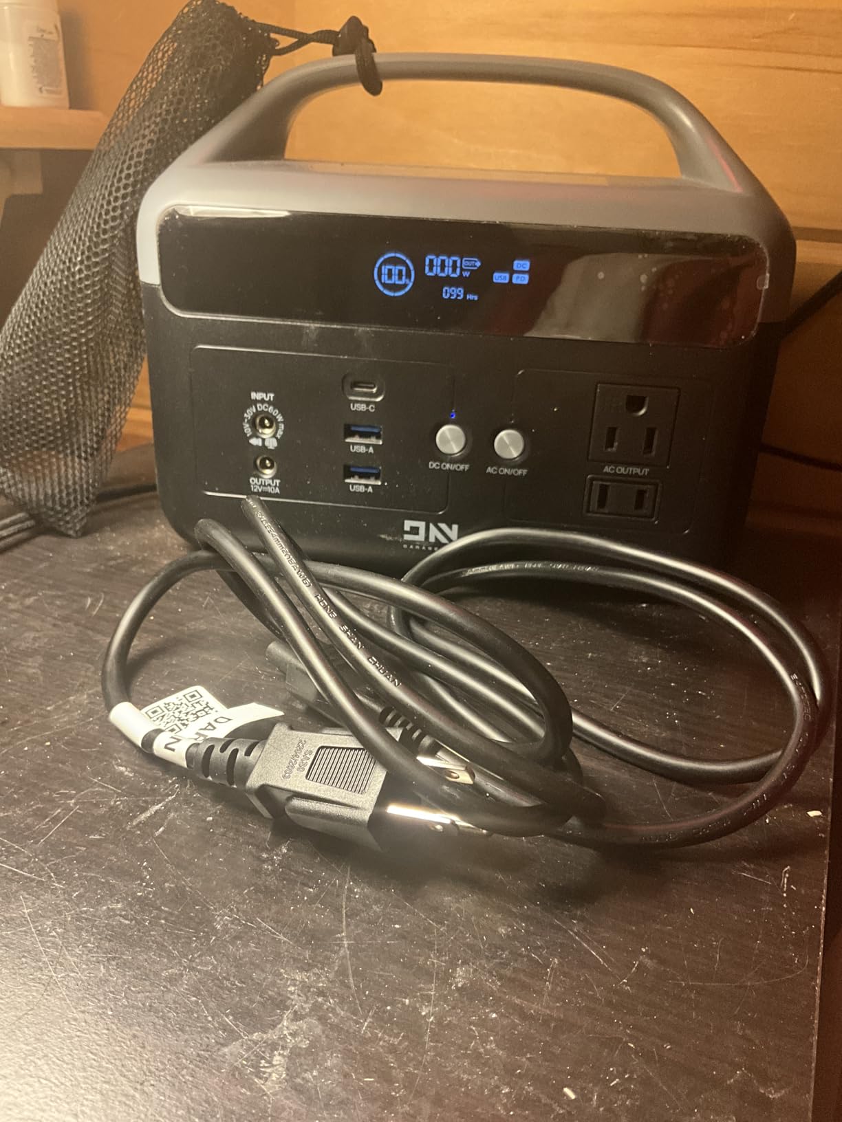 DaranEner Portable Power Station, 192Wh LiFePO4 Battery Backup Solar Generator with w/2 300W (Peak 600W) AC Outlets, USB-C PD 60W Fast Charge, Power Bank for Camping, Outdoor, Home,Emergency customer photo 1