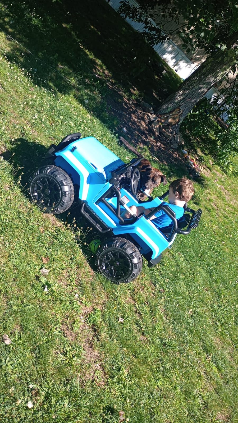 Best Choice Products Jumbo 12V Kids Electric Vehicle Toy Ride On Car with Parent Remote Control for Toddlers, Seat Harness, 65 lb Weight Capacity, Spring Suspension, 3.7 MPH Max Speed - Light Blue customer photo 1