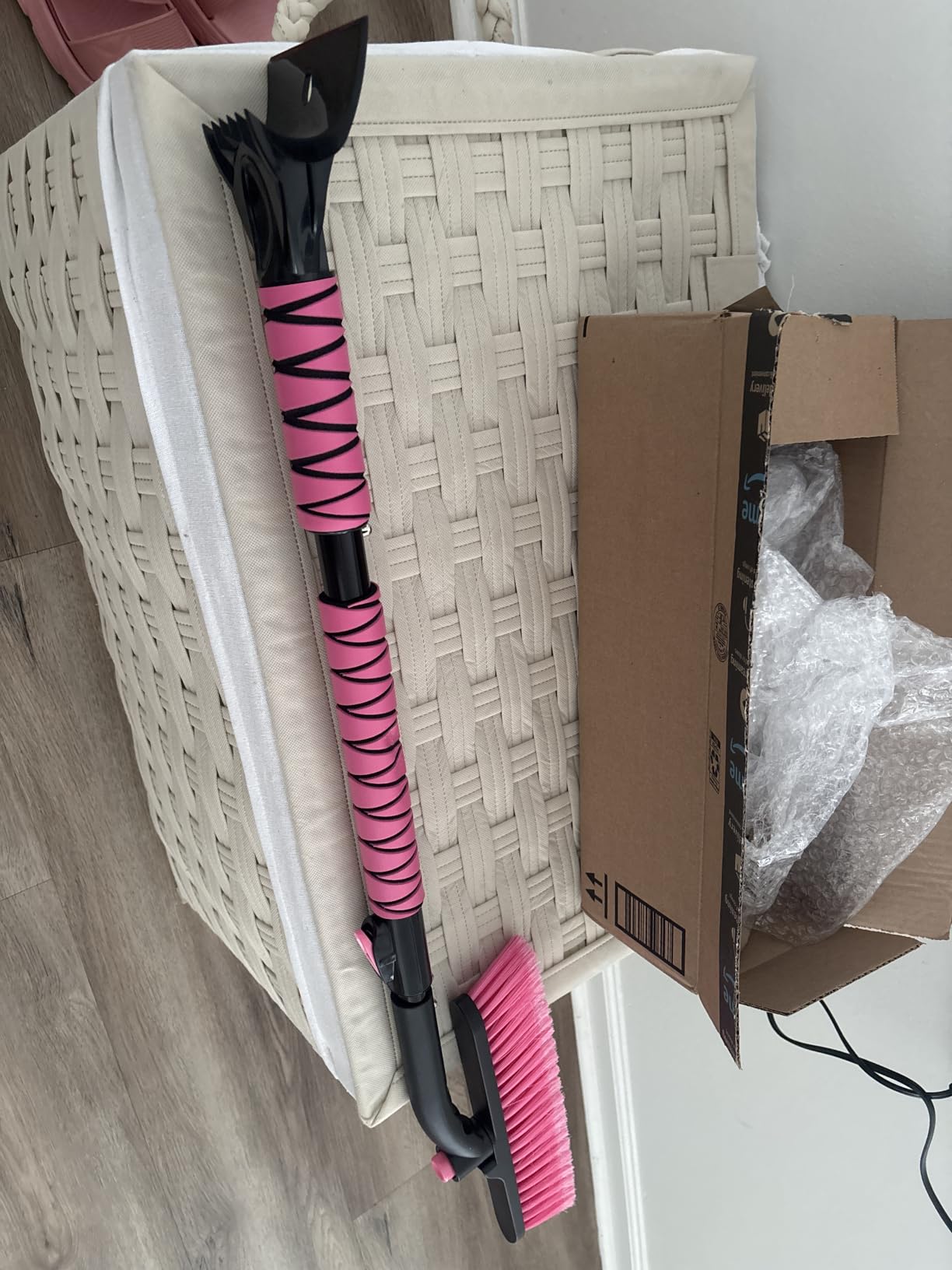 HEEYA 44 Inch Snow Brush for SUV, Ice Scraper for Car Windshield Window customer photo 1