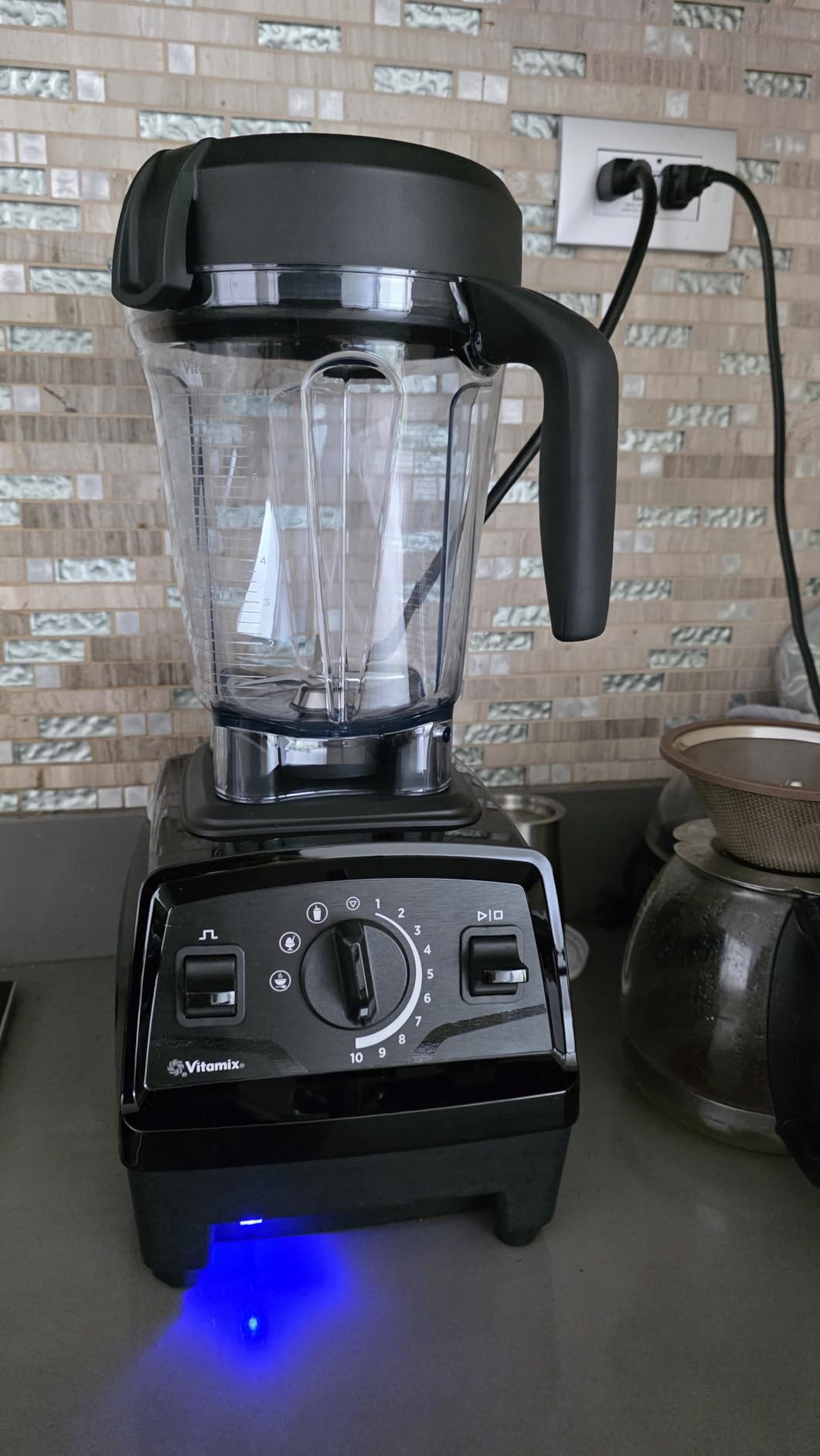 Vitamix Explorian with Programs Blender, Black (Renewed Premium) customer photo 1