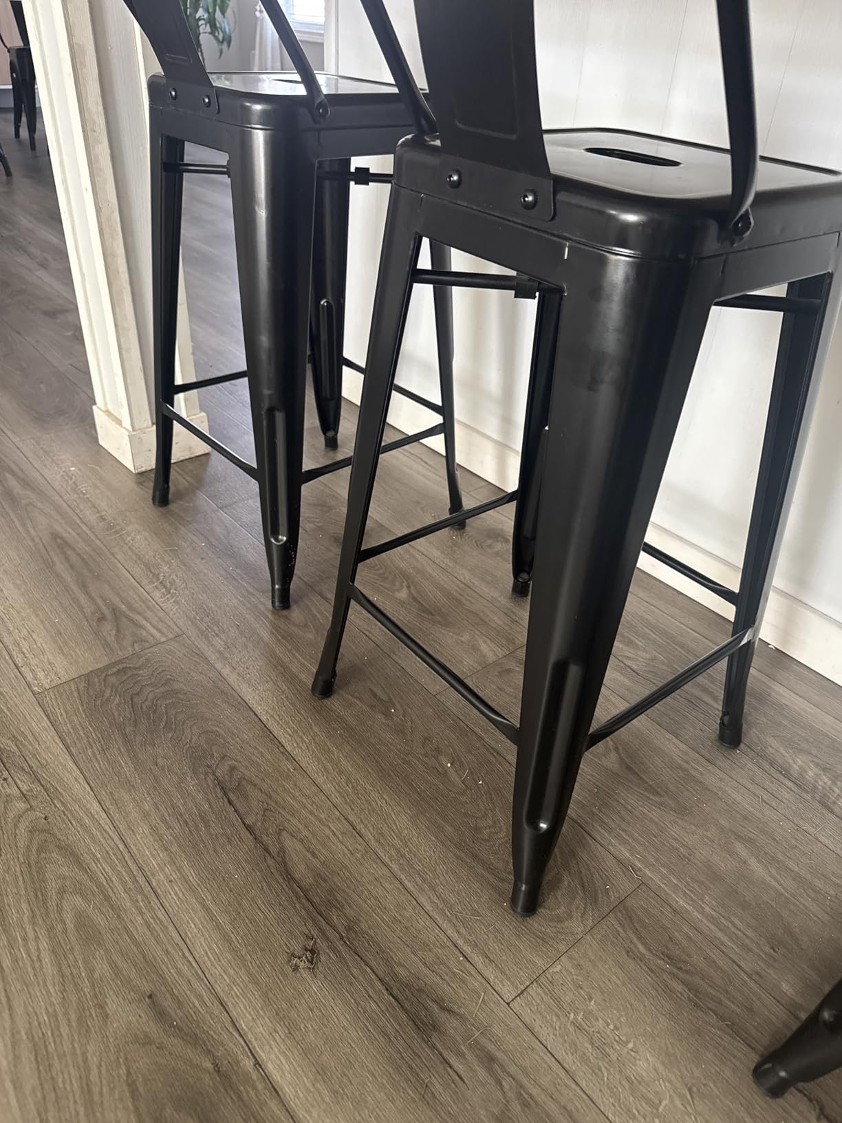 Yaheetech 30 Inch Metal Bar Stools Set of 4 Bar Chairs with Low Back, Black customer photo 2