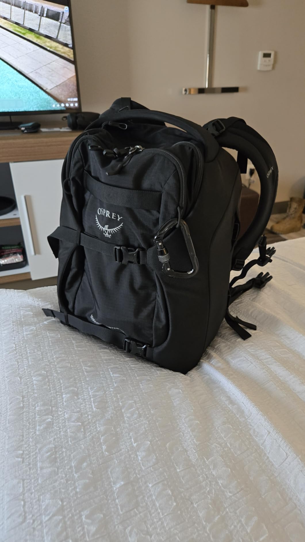 Osprey Sojourn Porter 46L Travel Backpack - Carry-On Compliant Luggage with StraightJacket Compression and Padded Laptop Sleeve, Durable Pack for International or Urban Travel, Brindle Brown customer photo 2