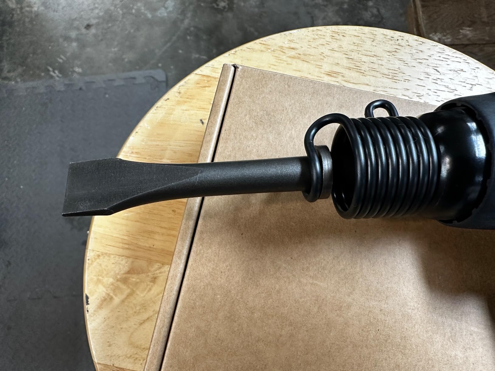 LE LEMATEC Pneumatic Needle Scaler for Rust, Paint & Weld Slag Removal customer photo 2