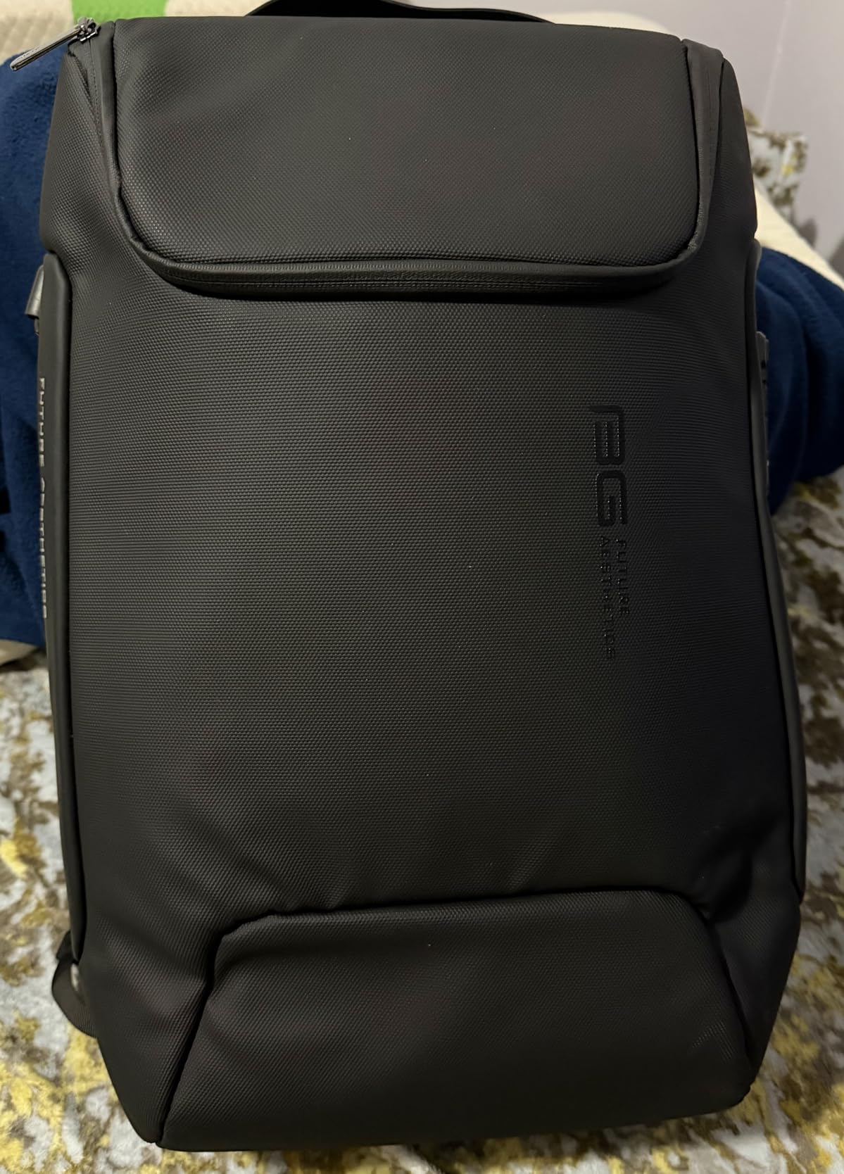 BANGE Men's Anti-Theft Backpack,Waterproof Fashion Travel Backpacks,High Tech Backpack with USB3.0 Charging Port,Business Laptop Backpack Fits 17.3 Inch Notebook… customer photo 1