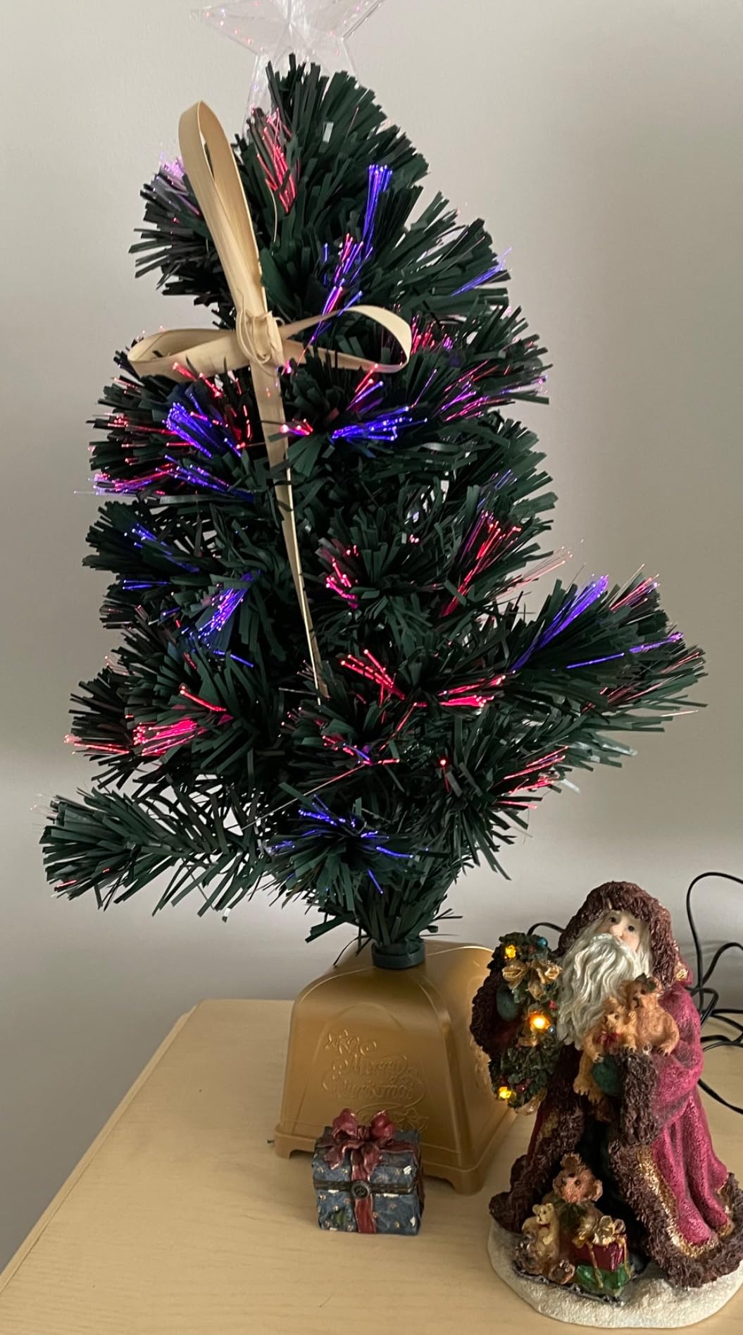 24inch Green Fiber Optic Christmas Tree,Pre-Lit Artificial Mini Christmas Tree, Tabletop Small Xmas Tree with Stars Holiday Home Decorations customer photo 1
