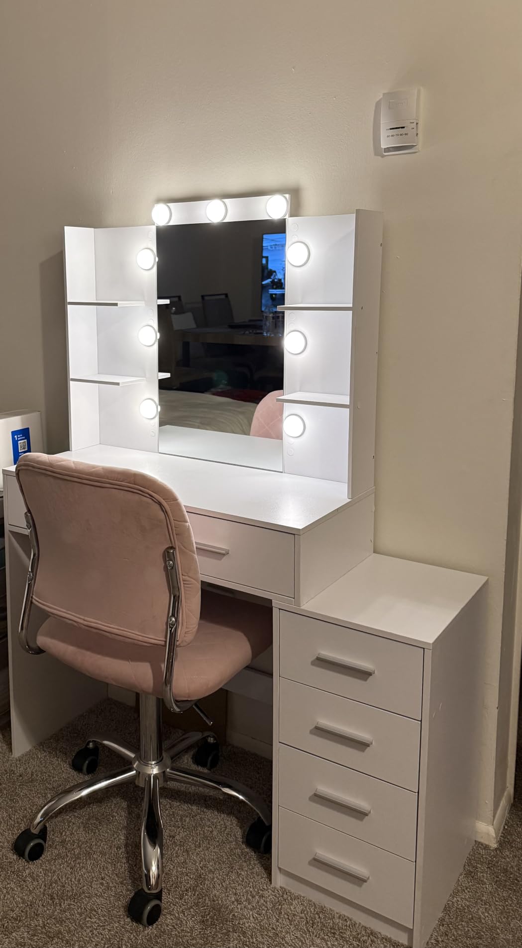 Quimoo Large Vanity Desk with LED Lighted Mirror & Power Outlet,Makeup Vanity Table with 7 Drawers,4 Shelves and 5 Hooks,Vanity Table, Vanity Desk Set for Bedroom,Bathroom,White customer photo 1