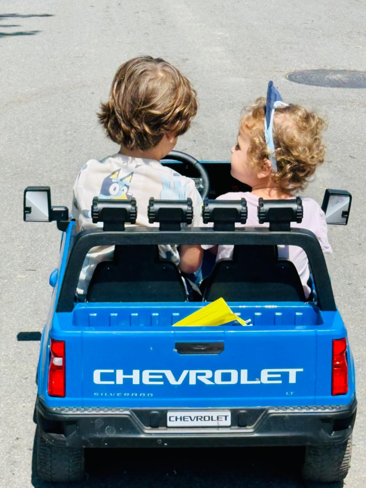24V 2 Seats Licensed Chevrolet Silverado Ride on Car for Kids, Black customer photo 1