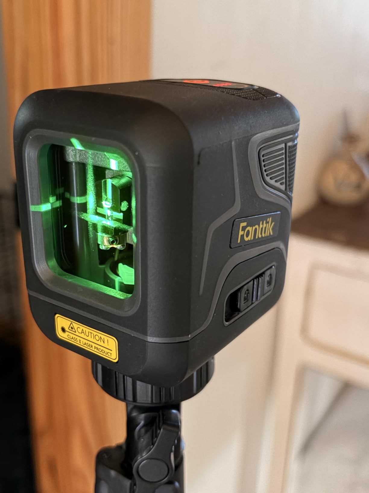 Fanttik D2 Pocket Green Laser Level for Picture Hanging and Home DIY | 100 ft Self-Leveling Cross Line, Type-C Rechargeable, Rotatable 360 Degree, Pulse Mode, Magnetic Bracket, Carrying Pouch customer photo 1