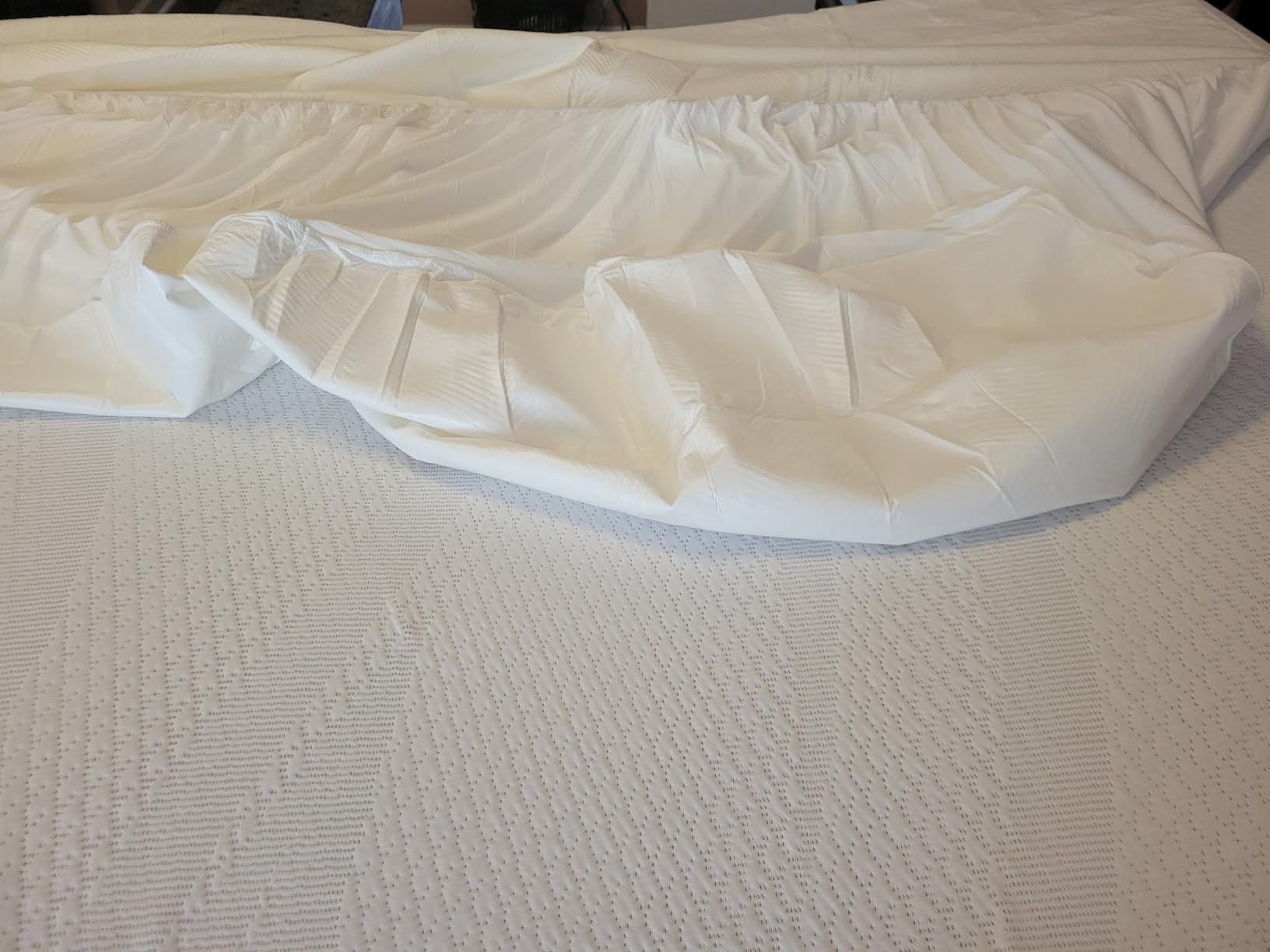 Queen Size Waterproof Mattress Protector, 40% Rayon Derived from Bamboo Cooling Mattress Pad Cover, 3D Air Fabric Breathable Mattress Pad Fitted with Deep Pocket 6