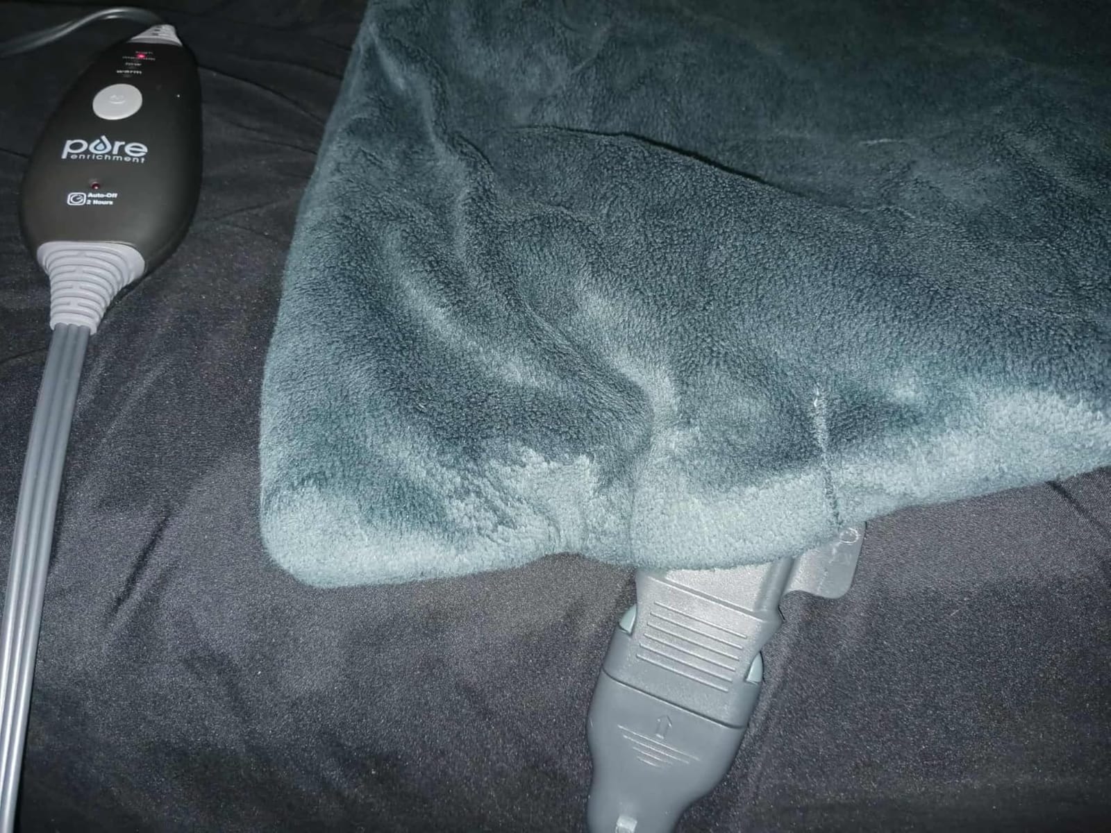 Pure Enrichment PureRelief Pro Far Infrared Oversized Body Wrap - 35” x 27” Full-Body Infrared Heating Pad for Back Pain, Shoulder Aches, Neck Strains, & Soreness in Knees, Abdomen, Chest, & Legs customer photo 1