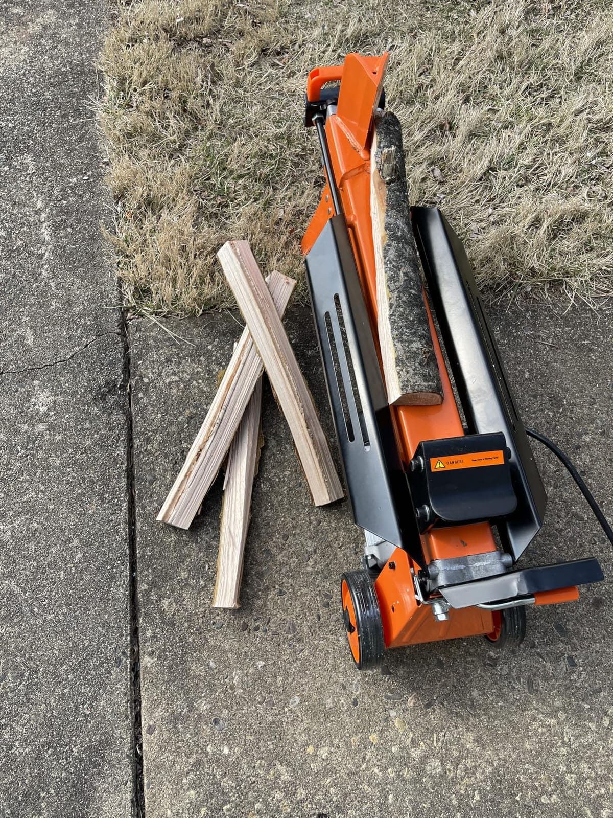 PROYAMA 7T Electric Log Splitter, 15A Motor Wood Splitter with Cross Wedge | Firewood Splitting Machine with Hydraulic Ram for Home Heating, and Yard Maintenance customer photo 1