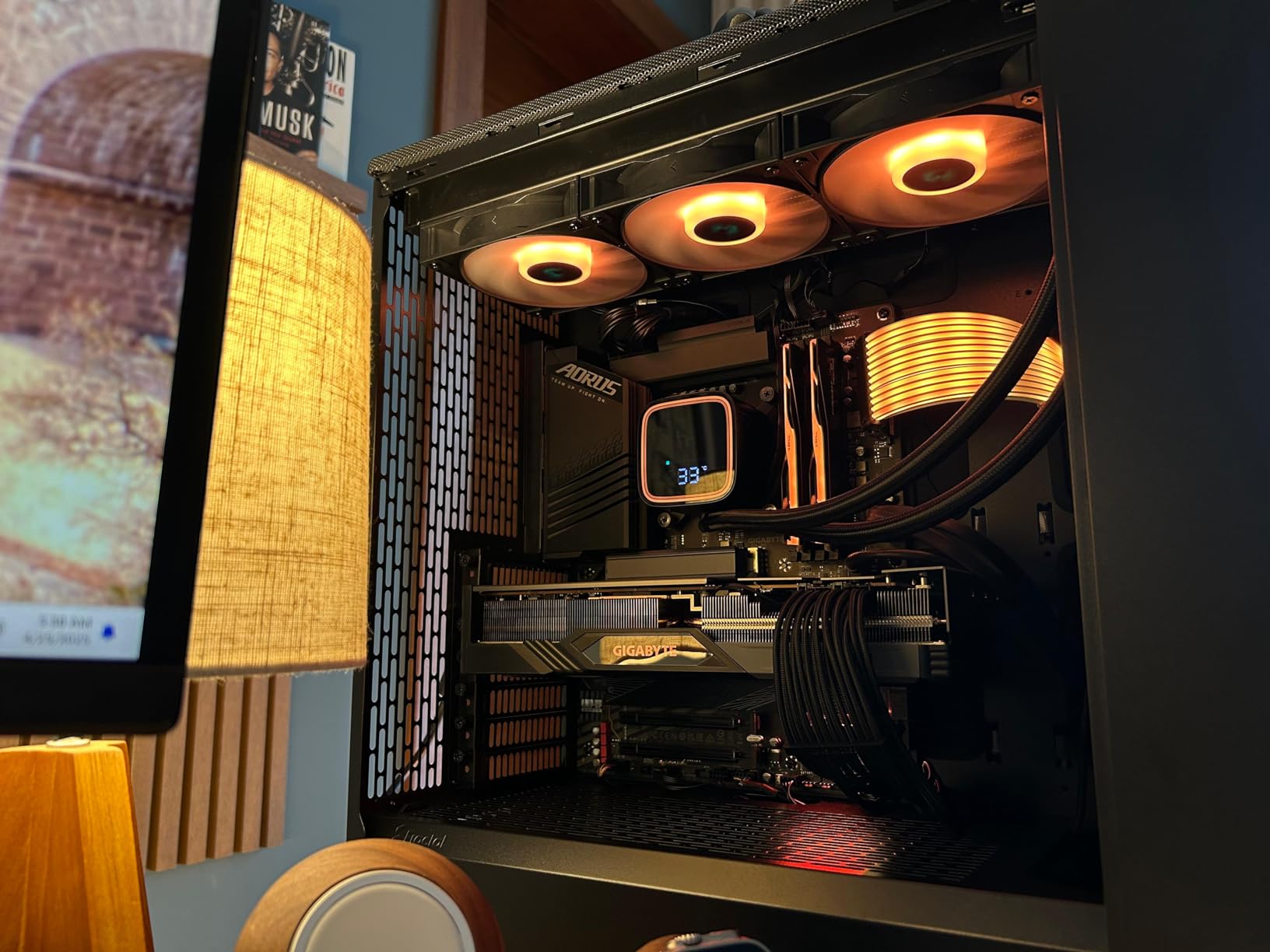 GIGABYTE Radeon RX 7800 XT Gaming OC 16GB Graphics Card - 16GB GDDR6 256-bit, Windforce Cooling System, Metal Back Plate, DP 2.1, HDMI 2.1, AMD RDNA 3 Architecture, GV-R78XTGAMING OC-16GD customer photo 2