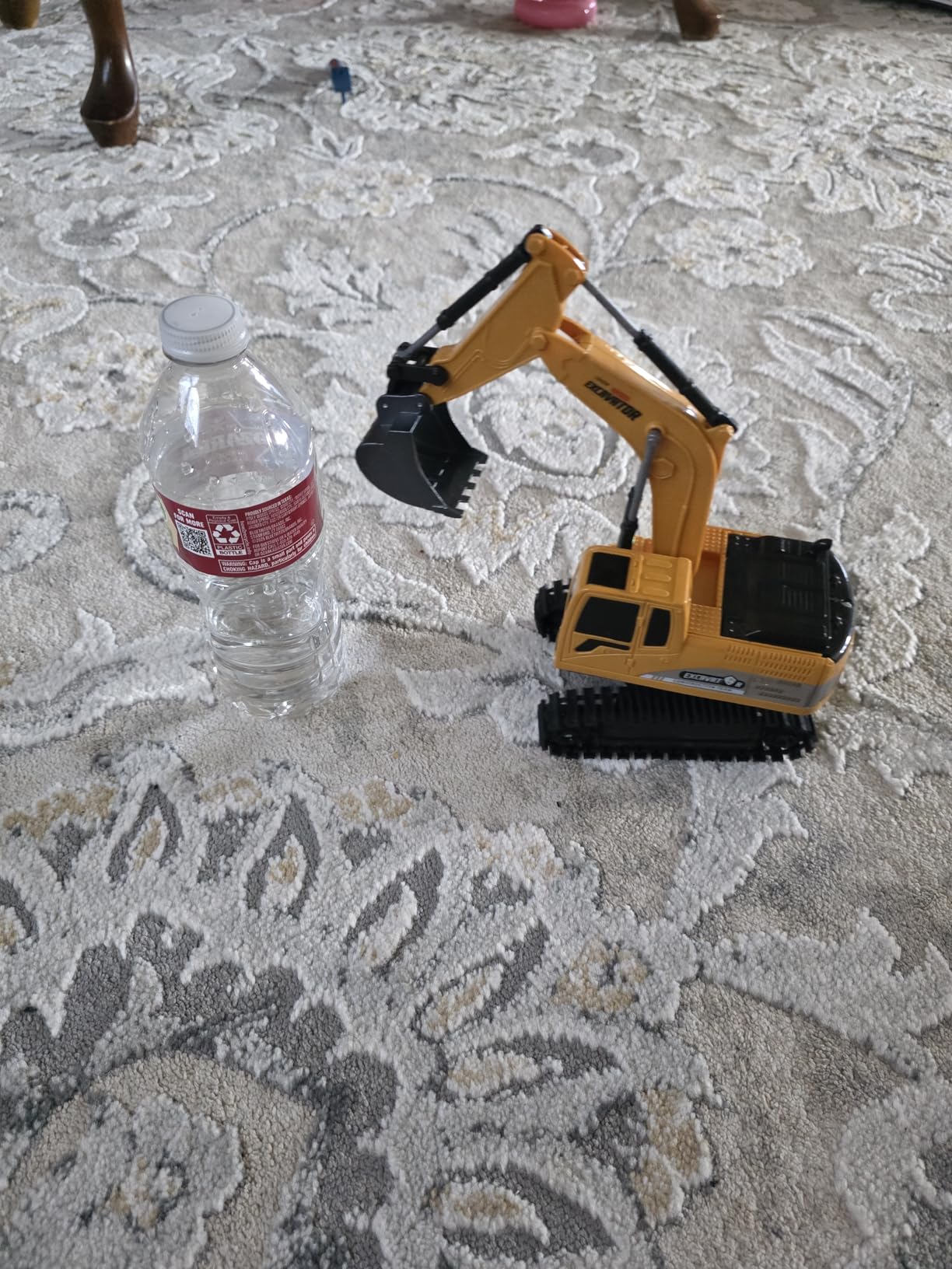 Jiakora Remote Control Excavator Toys for Boys, RC Excavator Toy for Boys 3 4 5 6 7 8 Year Old Kids Christmas Birthday Gift，RC Digger Truck Construction Vehicles with Metal Shovel & Light customer photo 1