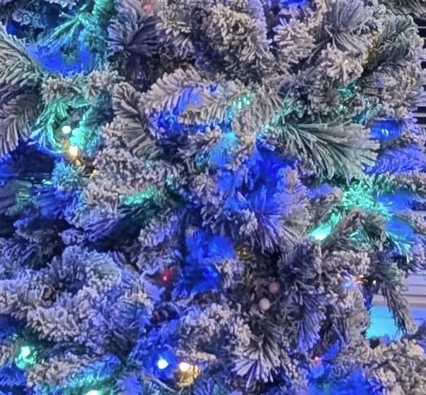Hykolity 7.5 ft Prelit Pencil Christmas Tree with 792 Branch Tips customer photo 1