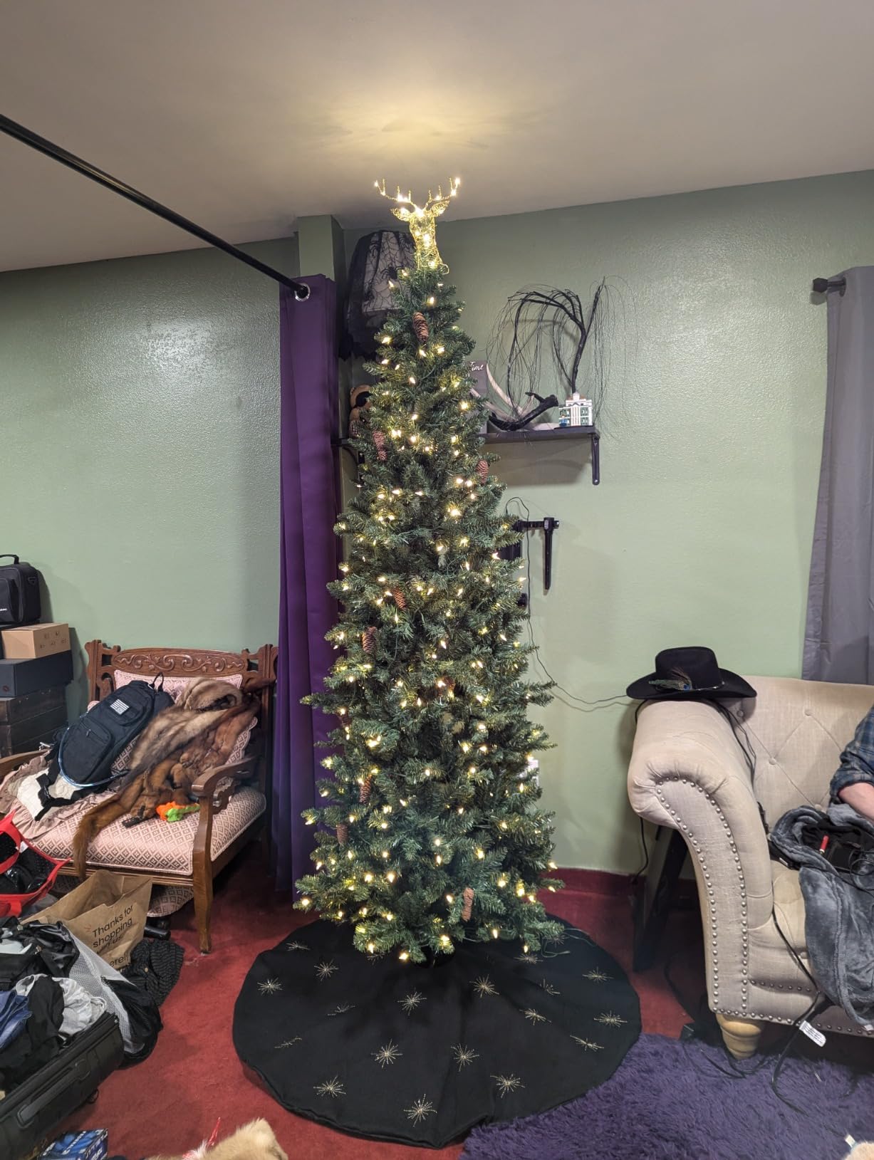 Hykolity 7.5 ft Slim Prelit Christmas Tree with Pine Needle customer photo 2