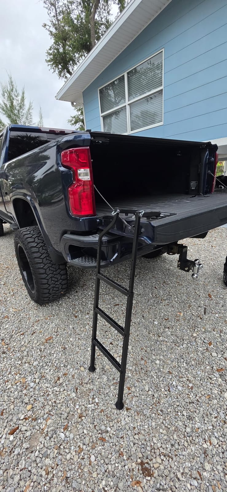 Traxion NEW Tailgate Ladder XL for All Trucks Including Lifted Trucks up to 50