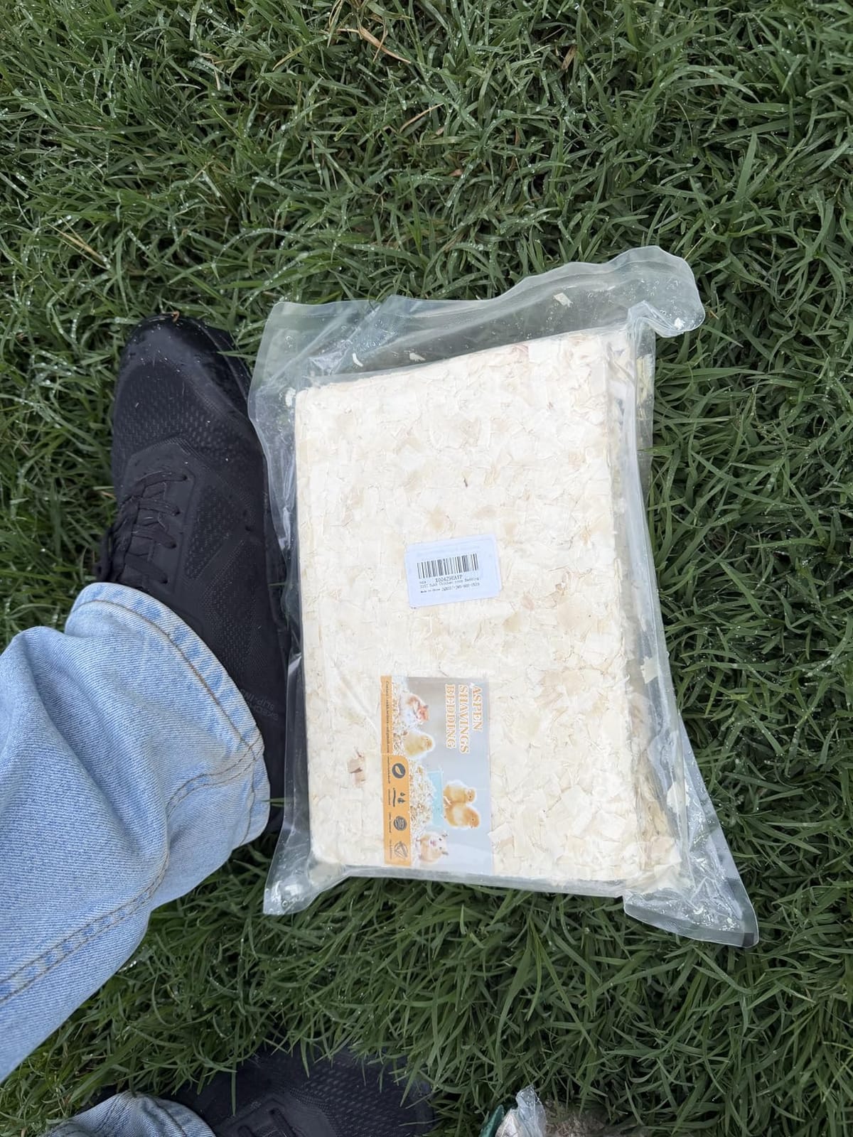 Sukh 31 OZ Chicken Coop Bedding - Aspen Shavings Small Animal Bedding customer photo 1