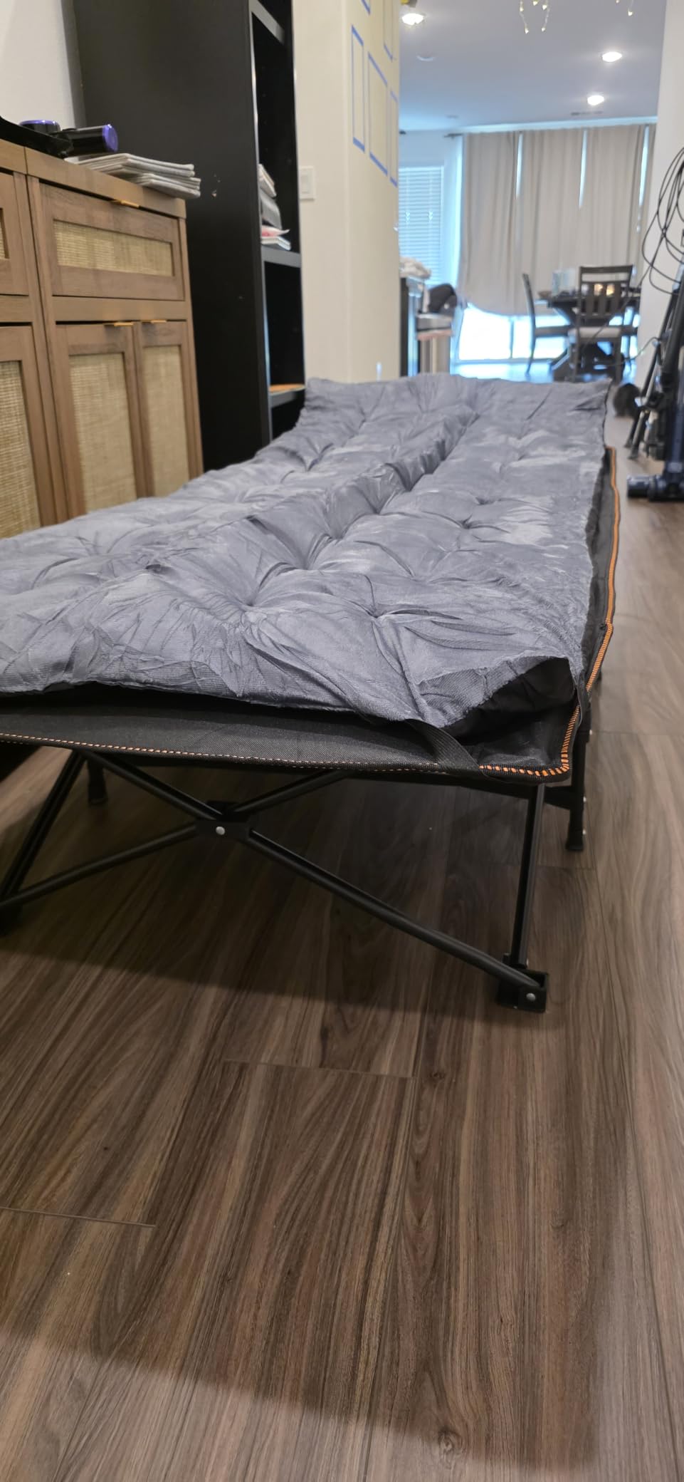Oversized XXL Folding Camping Cot, 32