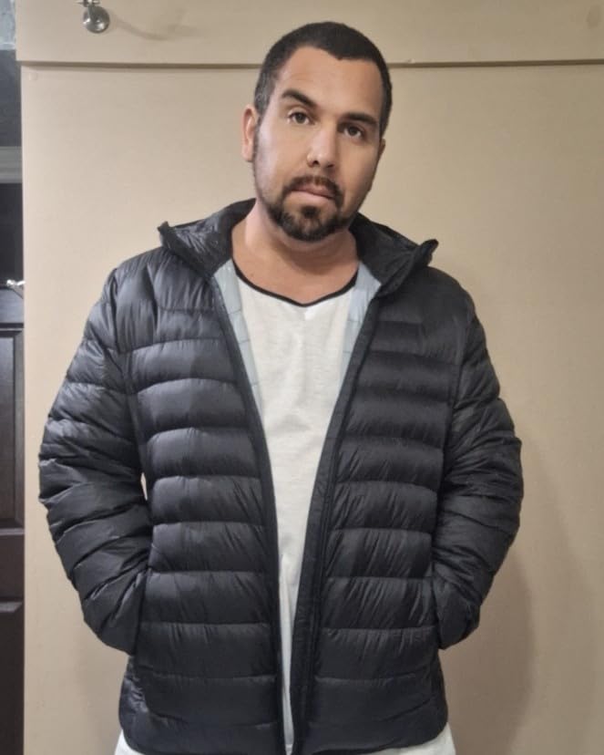 Rdruko Men's Down Puffer Jacket with Hood Packable Lightweight Puffy Winter Coat Hooded customer photo 2