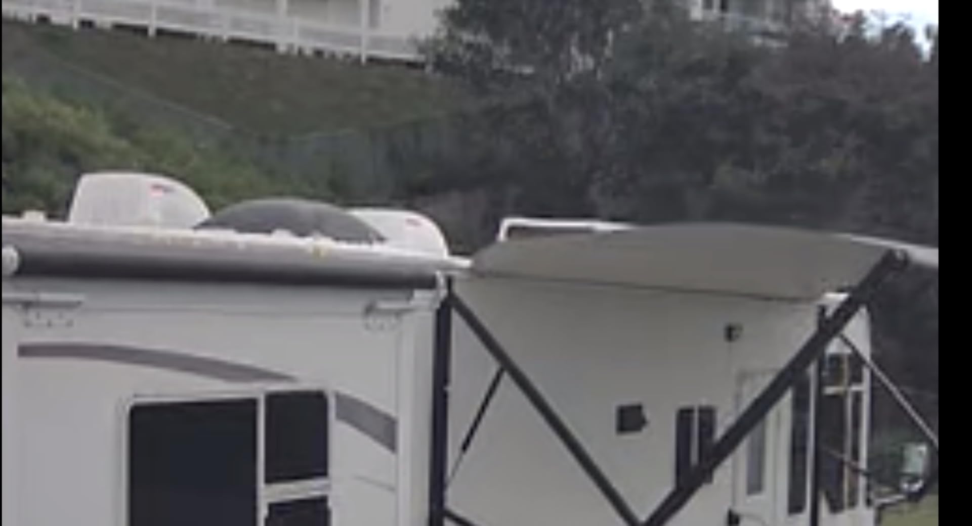 MAXXAIR Maxx I+ RV Roof Vent Cover, Zero-Leak, White 00-933051 customer photo 1