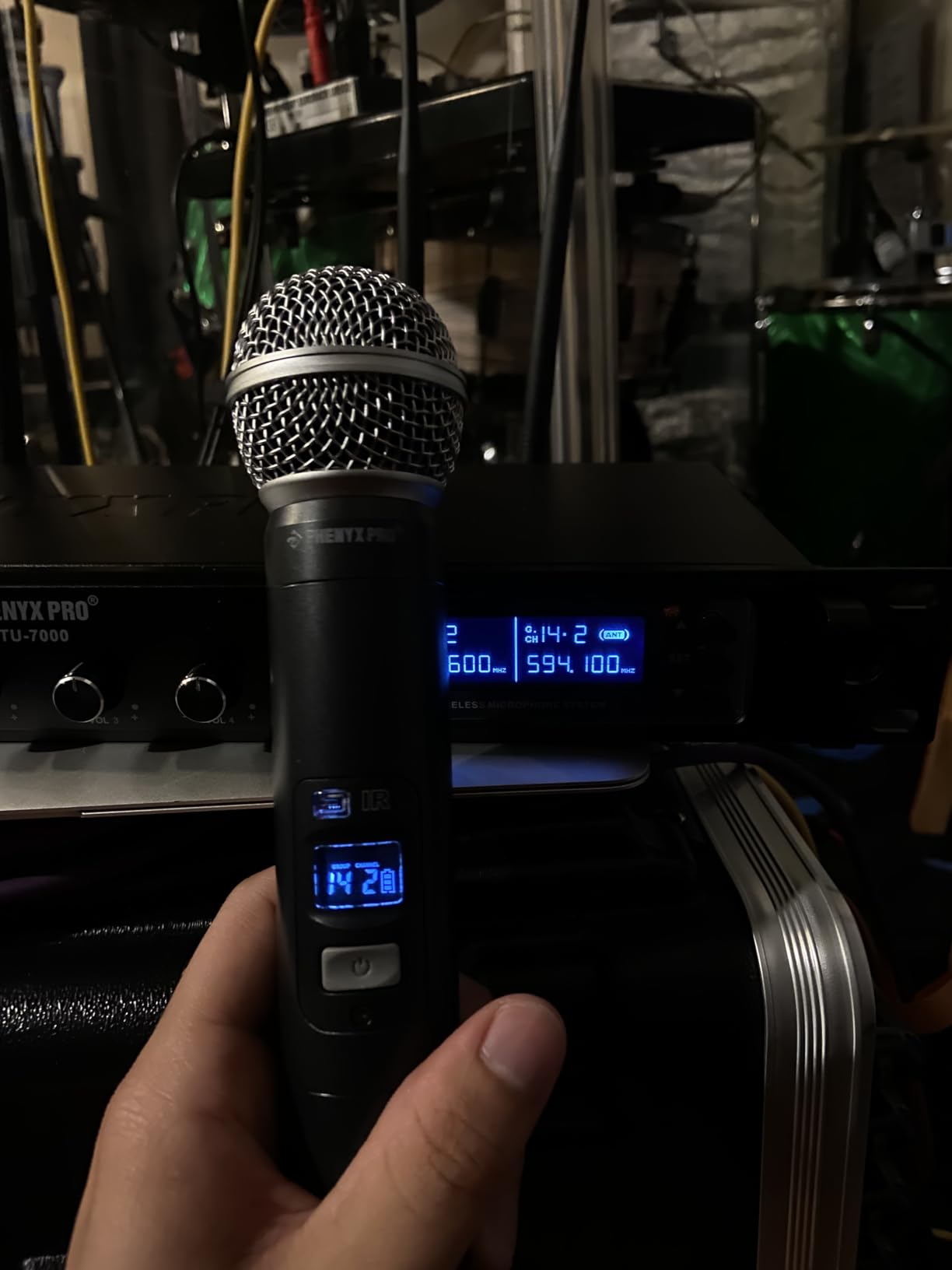 Phenyx Pro 4 Channel UHF Auto Scan Wireless Microphone System PTU-7000-4H customer photo 1
