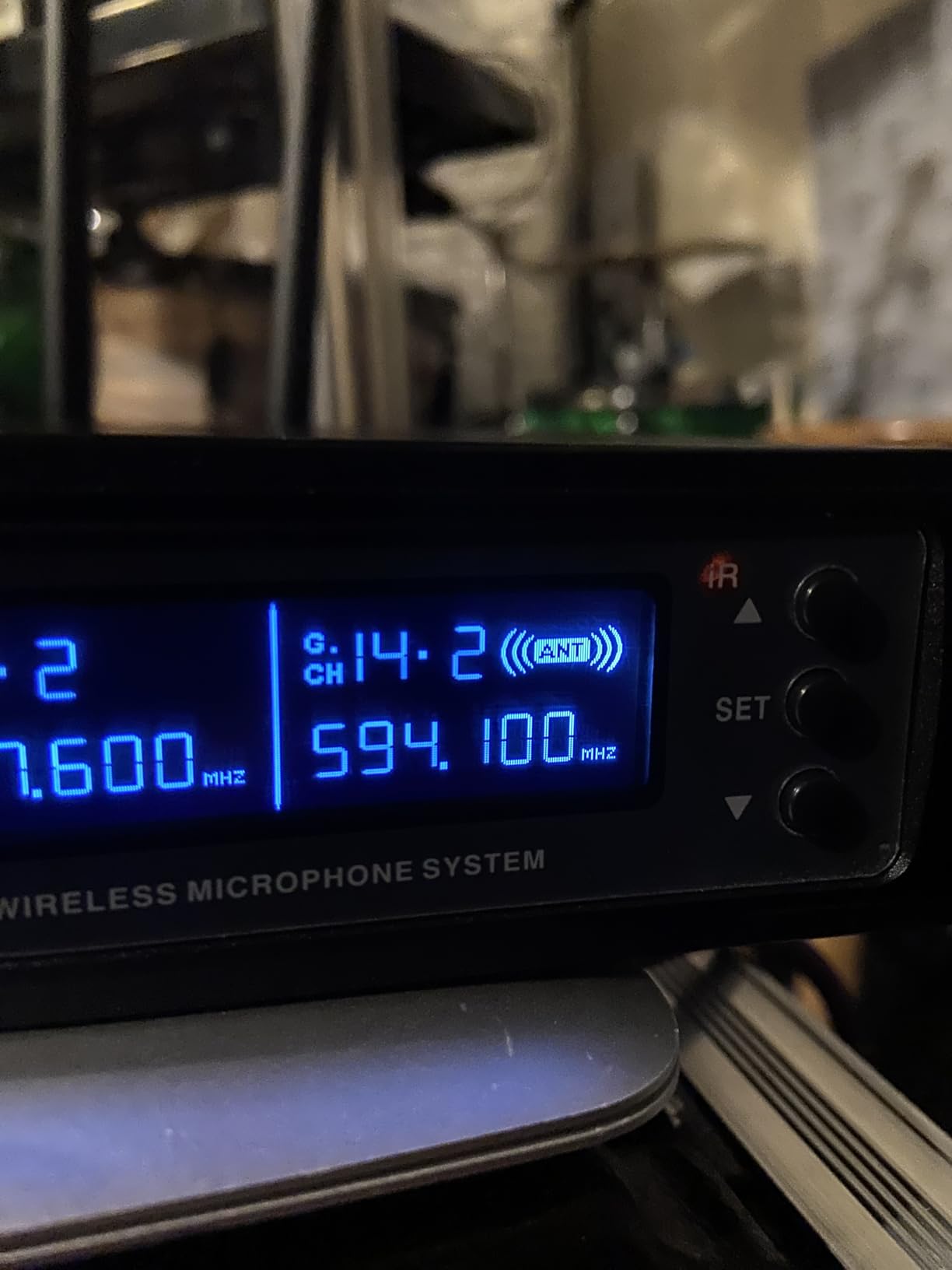 Phenyx Pro 4 Channel UHF Auto Scan Wireless Microphone System PTU-7000-4H customer photo 2