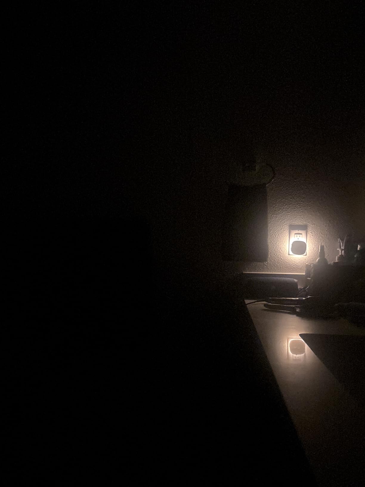 AUVON Plug-in LED Backlit Night Light 4 Packs, Motion & Dusk to Dawn Sensor customer photo 2