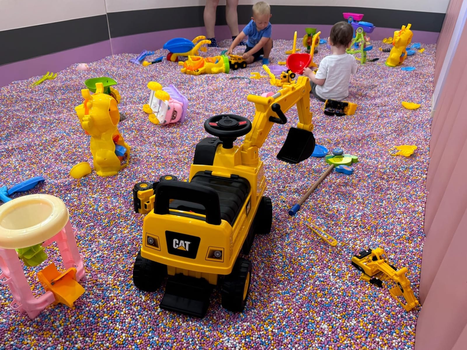 Costzon Ride on Excavator, Licensed Caterpillar Kids Excavator Digger w/Rotatable Digging Bucket, Under-seat Storage, Construction Vehicles for Kids, Ride on Toys for Toddlers 1-3 Gift (Digger) customer photo 2