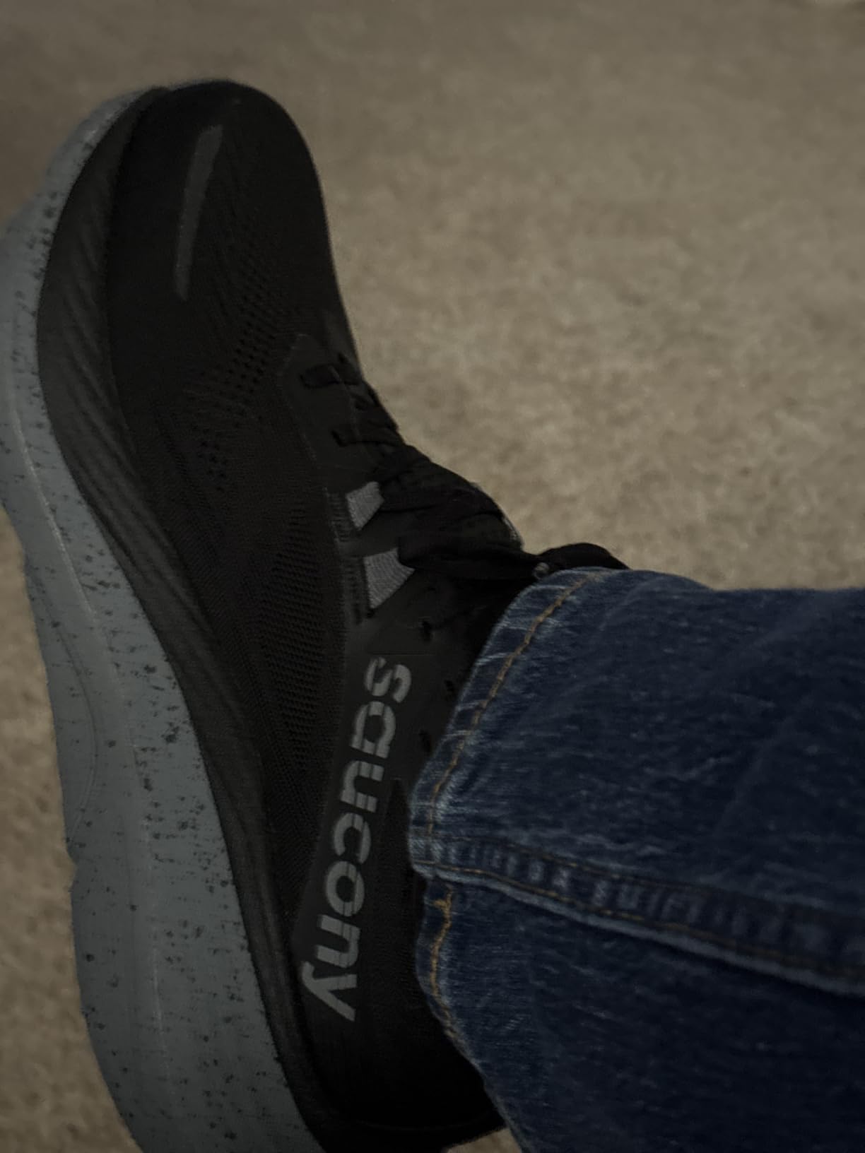 Saucony Men's Hurricane 24 Sneaker customer photo 2