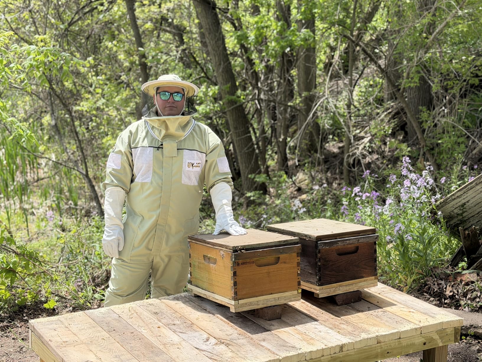 Ultra-Ventilated Polycotton Beekeeping Suit for Men & Women with Gloves & Two Beekeeping Veils-Professional & Beginner Apiarist Suit. (Olive,XL) customer photo 1