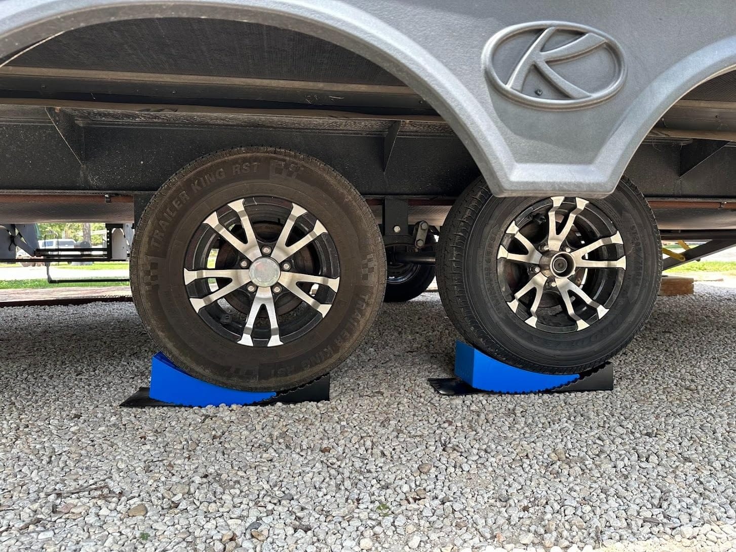 RV Leveling Blocks Ramp Kit, 2 Packs Camper Leveler System for Travel with Two Chocks, 2 Anti-Slip Mats, 1T Bubble Level and Carry Bag, Up to 35000 LBS, Easier & Faster to Level Camper-Orange customer photo 1