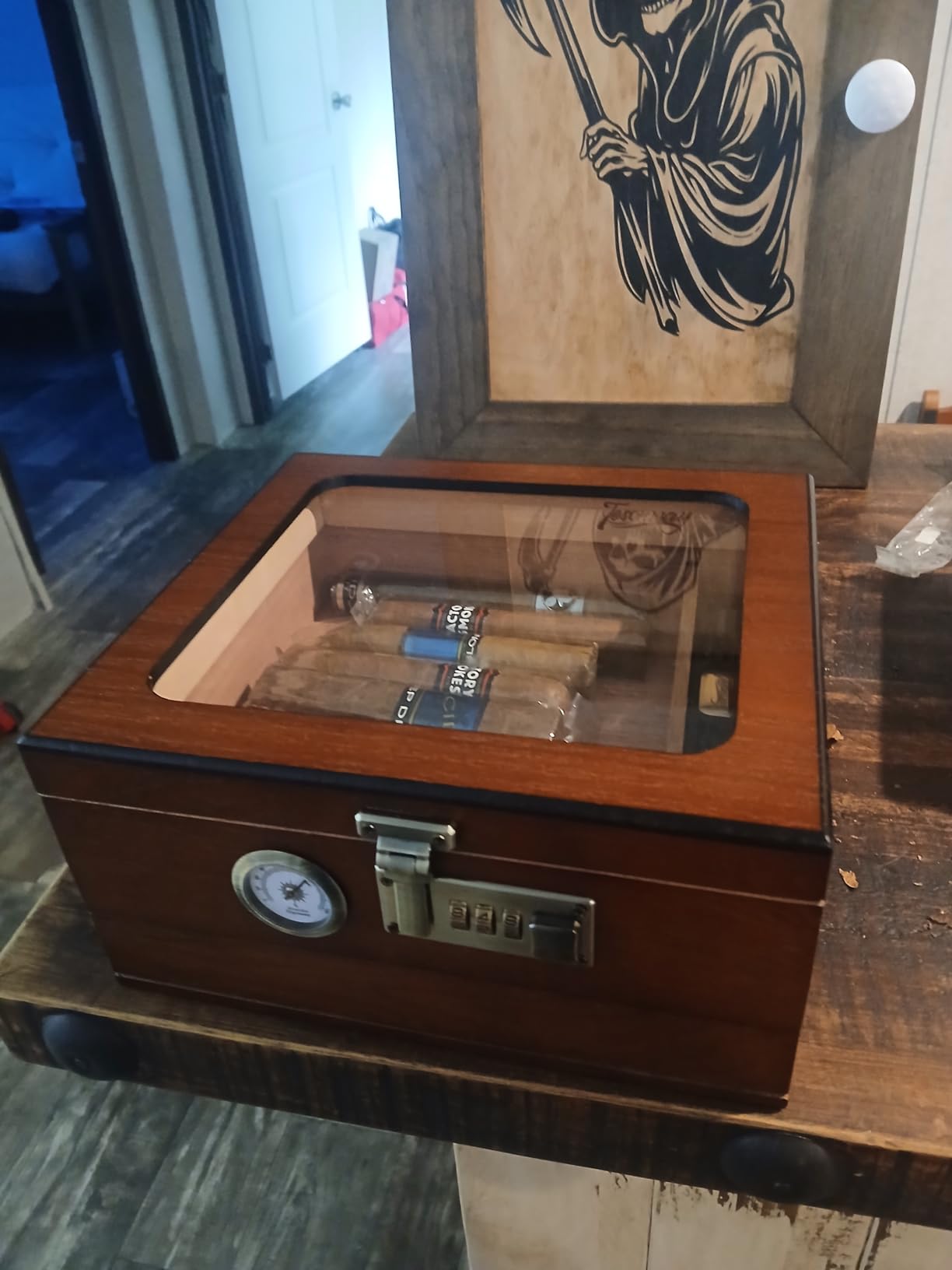 Tesonway Cigar Humidor, Cedar Wood Humidor Cigar Box, Glass Top Desktop Humidor with Front Hygrometer, Humidifier, Divider, Accessories Drawer and Combination Lock, Cigar Gifts for Men (Brown) customer photo 2