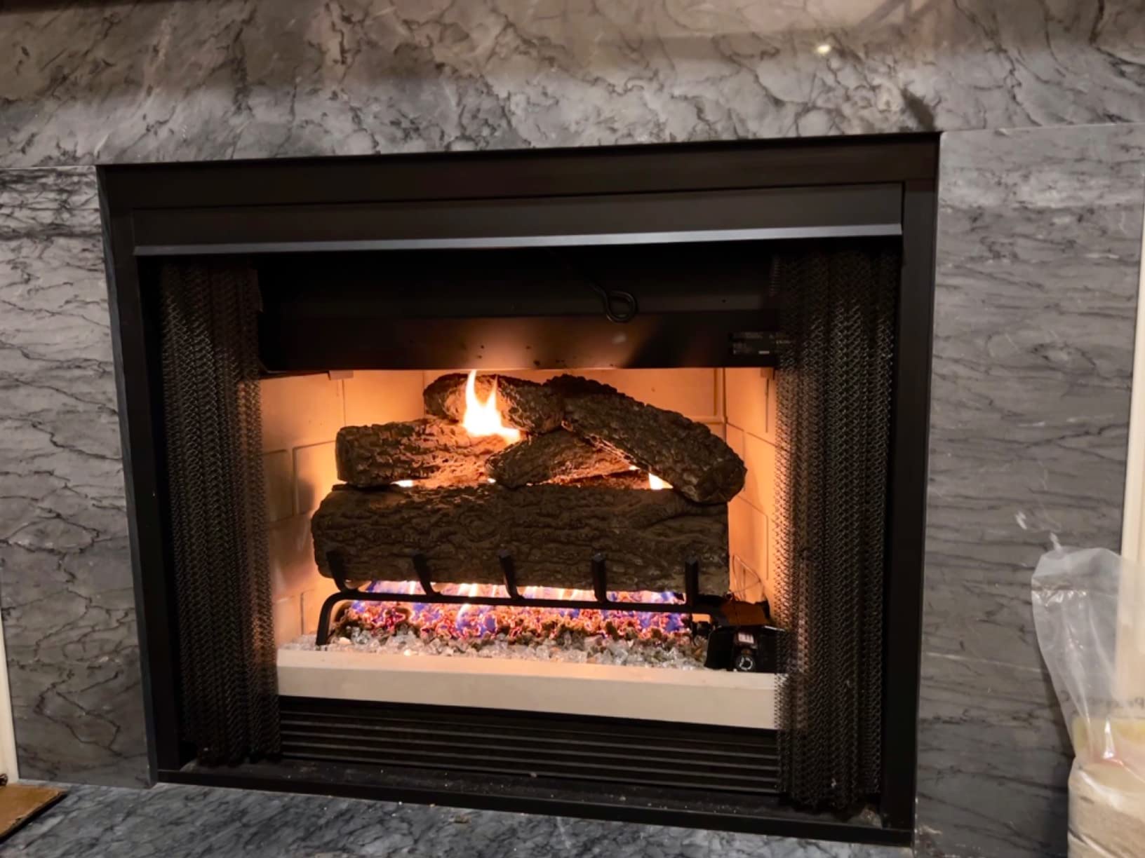 RealFyre Peterson 18-inch Oak Log-Set with VENTED-G45 Dual- Flame Burner - Match-Light (Natural Gas) customer photo 1