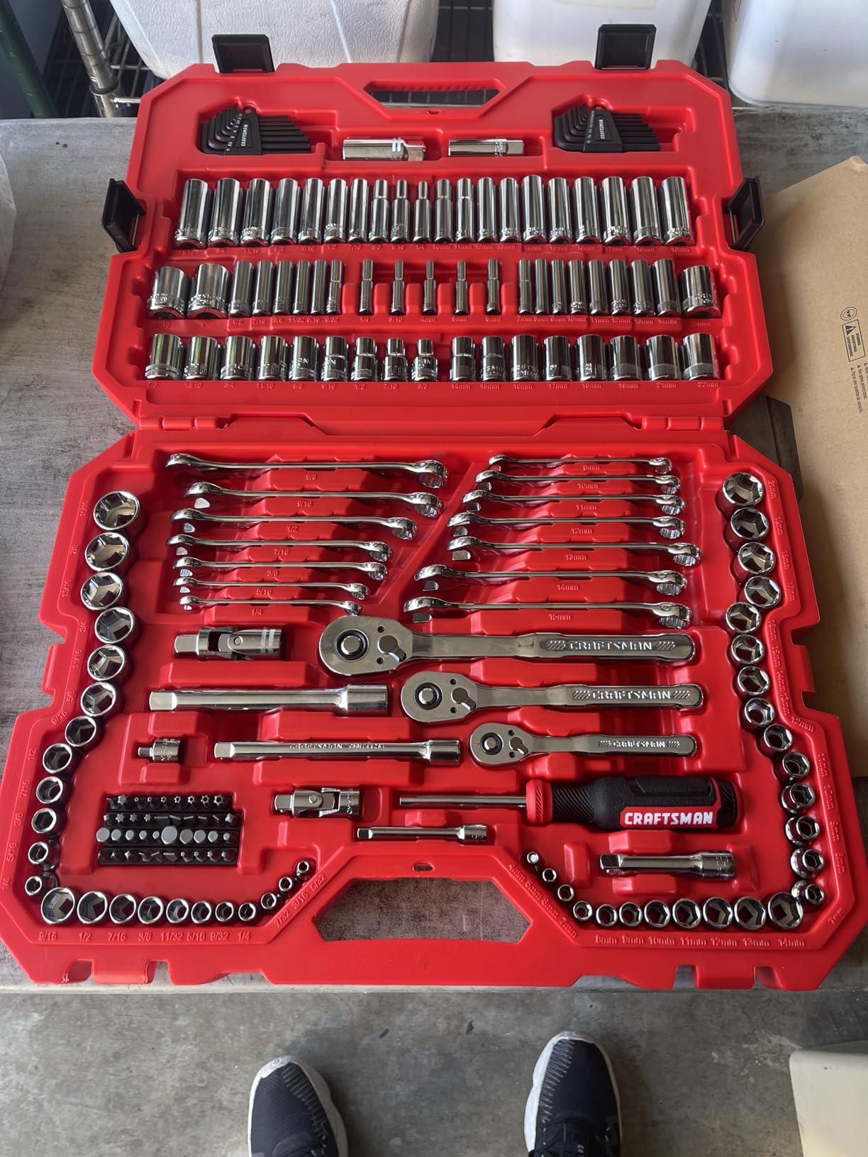 CRAFTSMAN 189 Piece Mechanics Tool Set, 1/4, 3/8 and 1/2 Inch Drive Socket Wrench Set with Thinner Ratchet, Steel 6 and 12-Point Sockets, Wrenches, Hex Keys and Specialty Bits, 90-Tooth (CMMT12134) customer photo 2