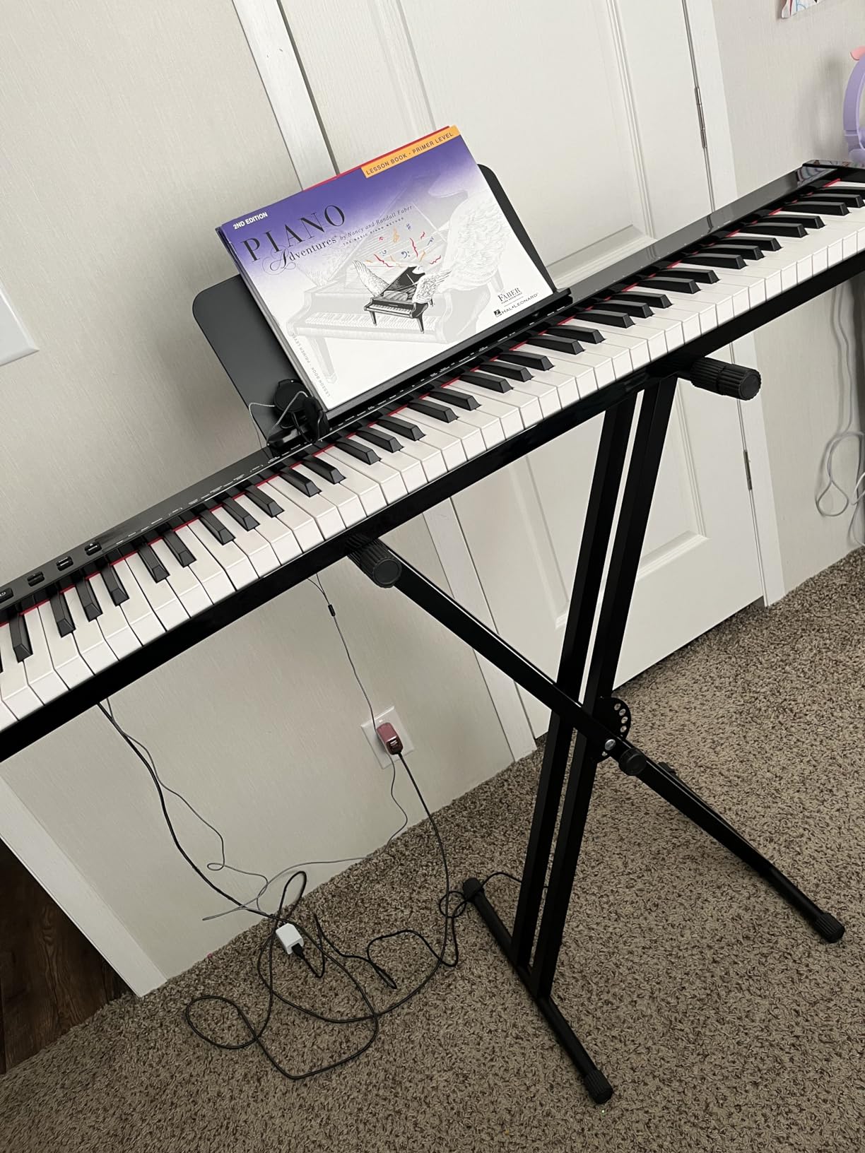 NikoMaku Semi-weighted 88 Keys Piano Keyboard Compact Portable Digital Piano Set for Beginners with Stand, Carrying Case, Sustain Pedal, Headphones, SWAN-S White customer photo 1