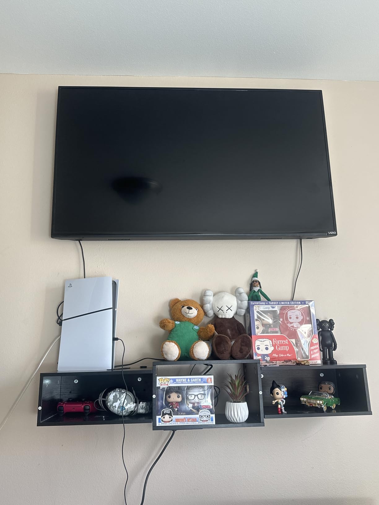 IBUYKE Floating TV Stand Wall Mounted with Power Outlet,Modern Wood Wall Mounted Media Console Shelf,Floating Entertainment Center for Under TV Storage for Living Room Bedroom Office,Black WST001B- customer photo 2