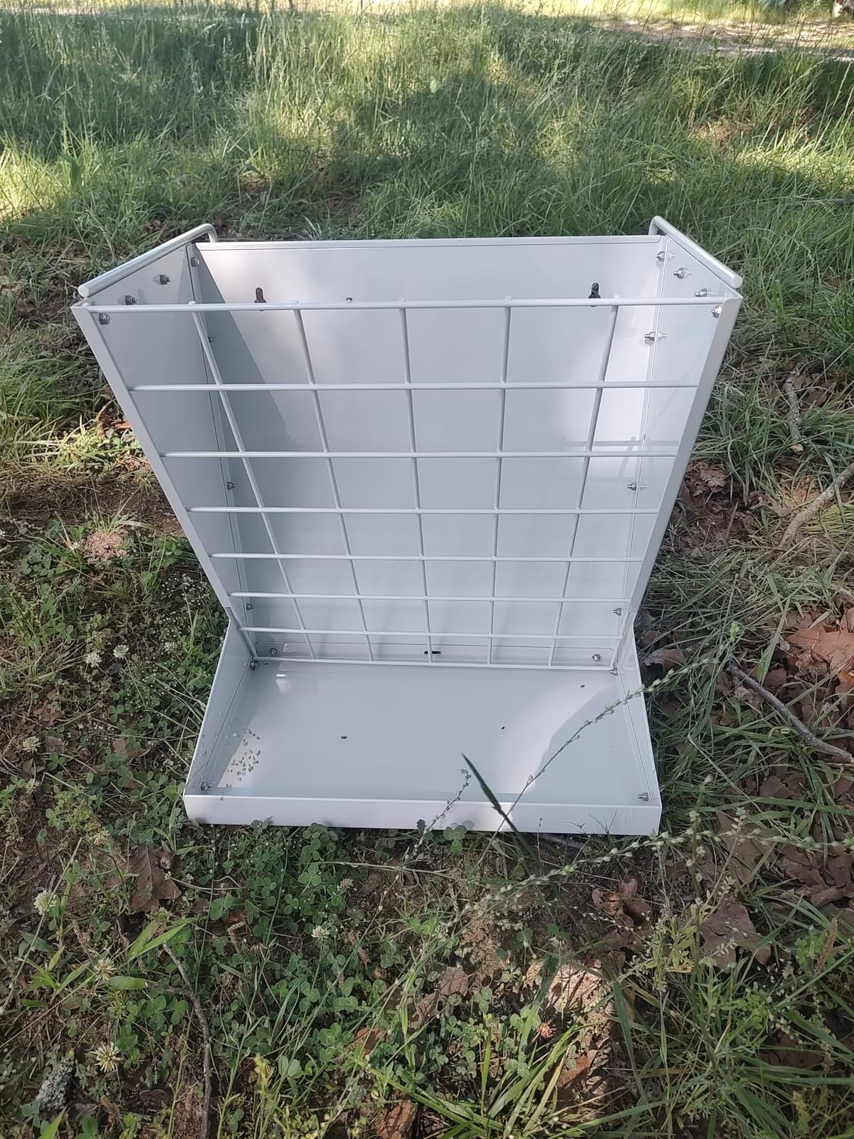 Wall Mount Hay Rack, Metal 2 in 1 Hay and Grain Feeder customer photo 2