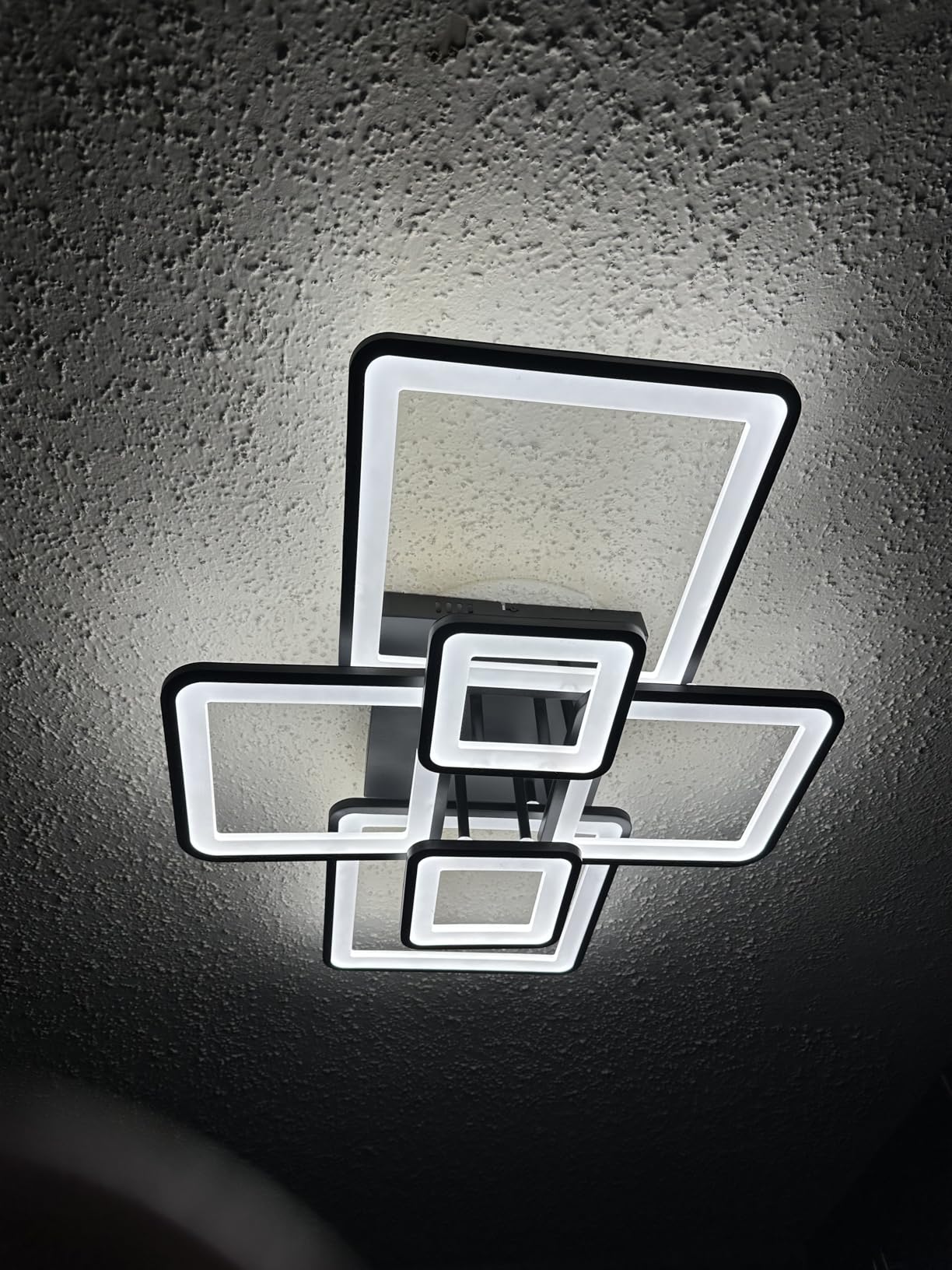 Shine LUEST Modern LED Ceiling Light, Dimmable LED Chandelier Black Flush Mount Ceiling Lights, Remote Control Acrylic Ring Ceiling Lamp Fixture for Living Room Dining Room Bedroom, 8H-FANG-BL-04 customer photo 1