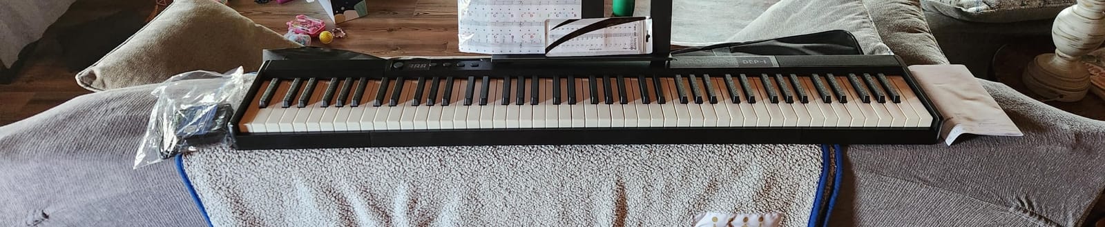 Donner Piano Keyboard 88 Keys, Beginner Digital Piano Velocity-Sensitive Keys, Portable Electric Piano with Stand, Sustain Pedal, Carrying Case and Keyboard Stickers, DEP-1 customer photo 2