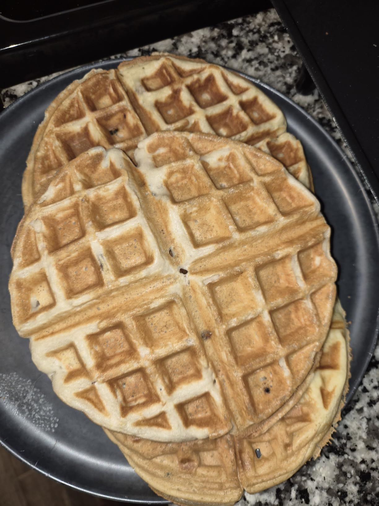 bella Fits-Anywhere™ Flip-n-Store Non-Toxic, Belgian Waffle Maker, Oatmilk customer photo 2