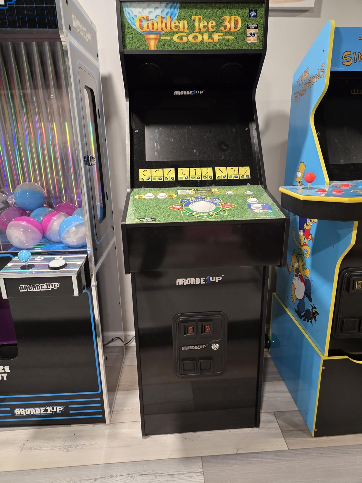 Arcade1Up Golden Tee 3D Deluxe Home Arcade, 8 Golf + Bowling Games customer photo 1