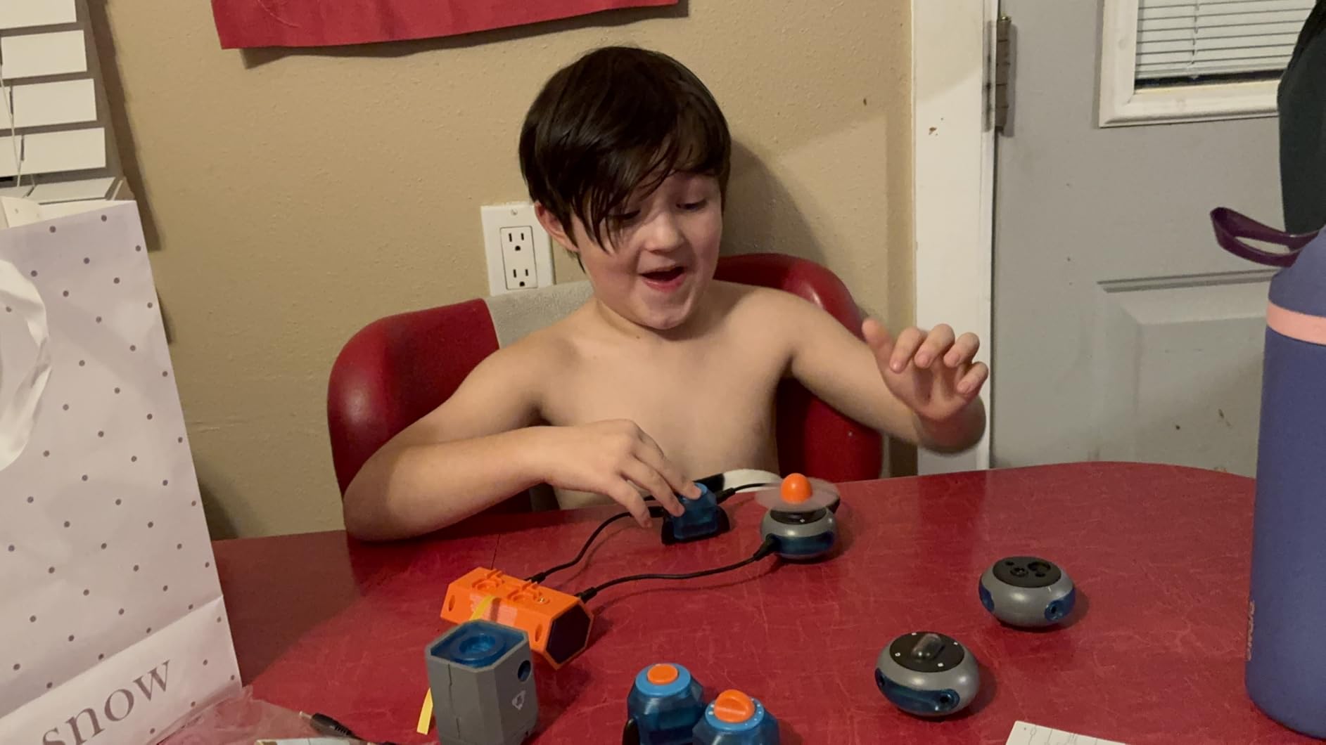 National Geographic Circuit Kit for Kids with 120 Electrical Projects customer photo 2