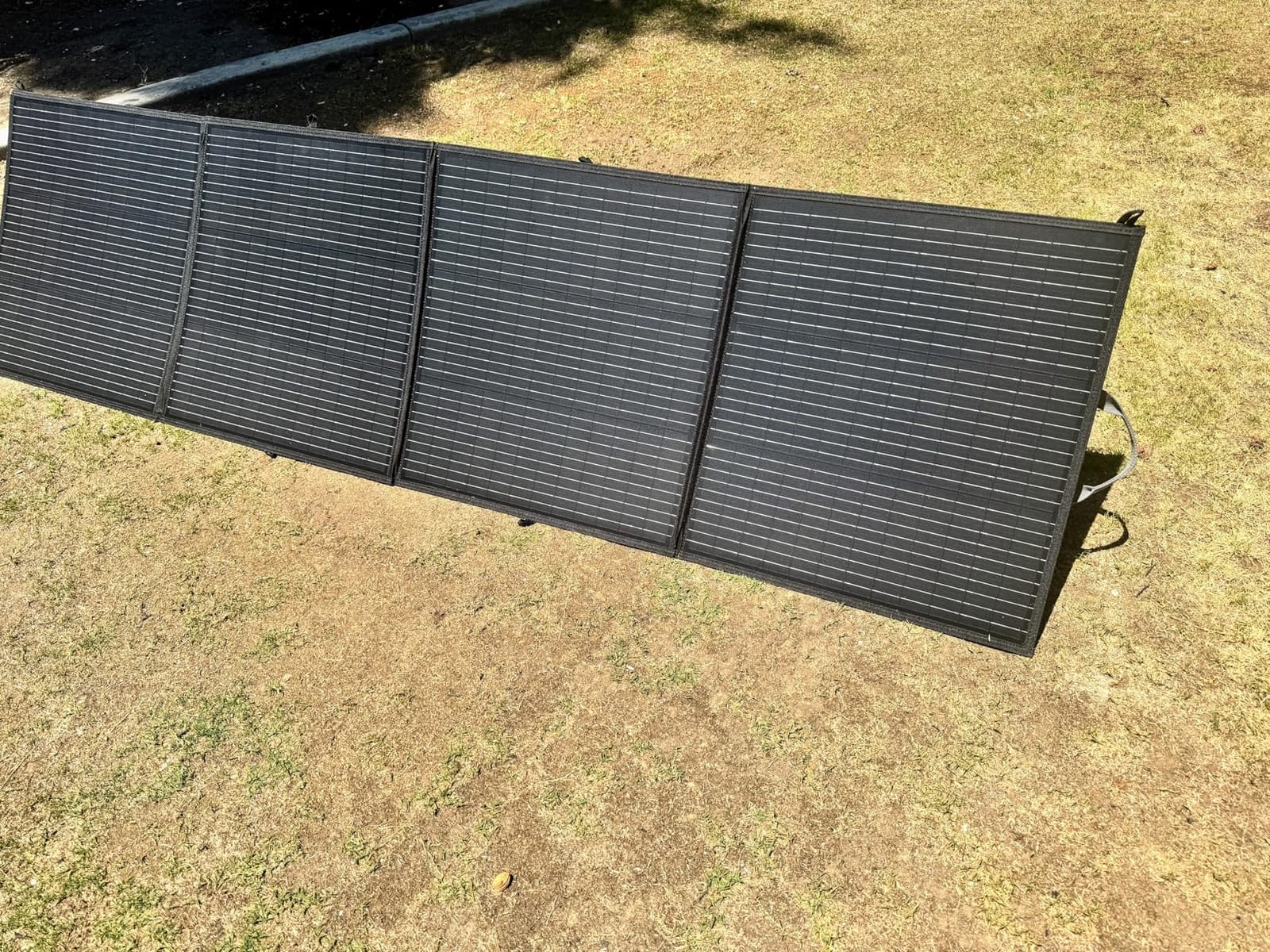 220W Portable Solar Panel 40V Folding Solar Panel for Power Station customer photo 1