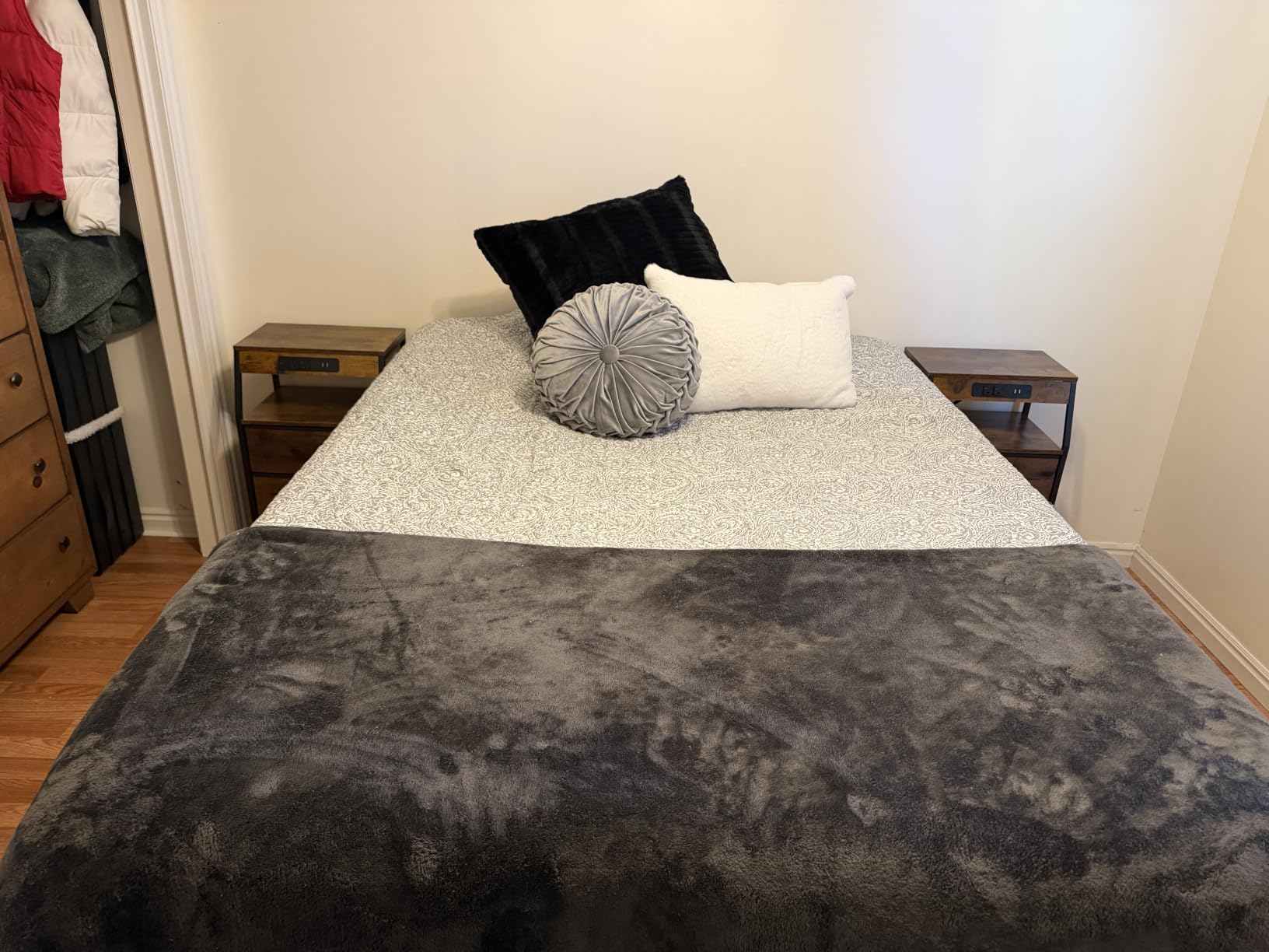 Furnulem Night Stand with Charging Station, 3 Fabric Drawers Bedside Table customer photo 2
