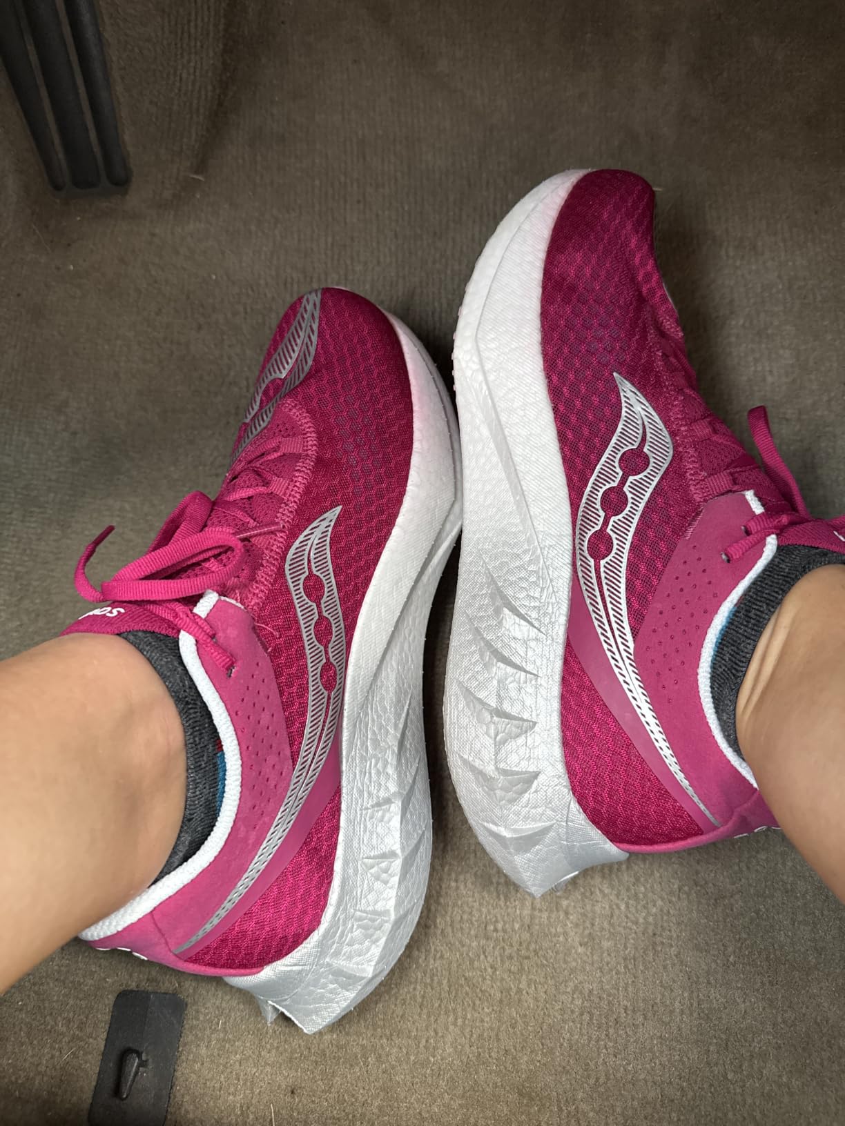 Saucony Women's Endorphin PRO 4 Sneaker customer photo 1