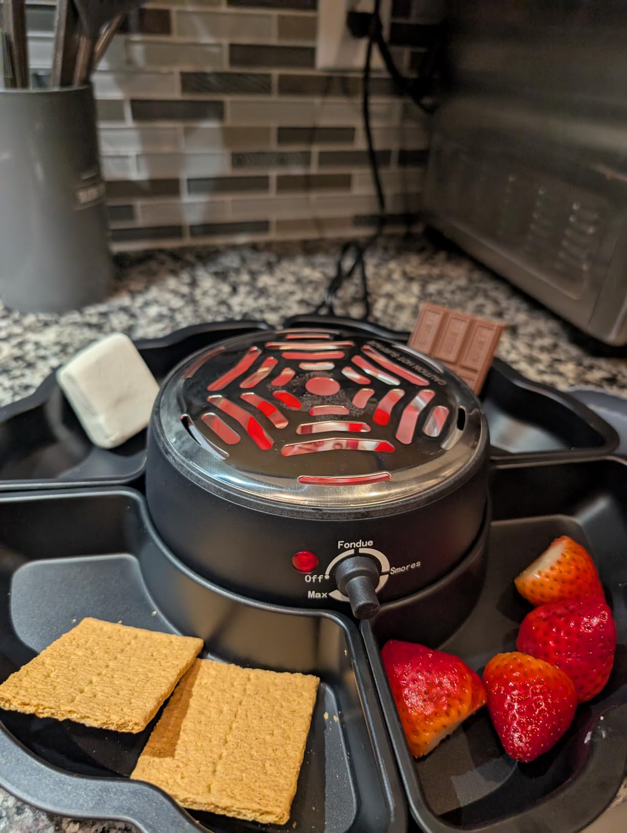 2 in 1 Electric S’mores Maker & Fondue Pot, Tabletop Indoor Smores kit with 4 Roasting Forks, 4 Detachable Trays & 1 Flameless Temperature-controlled Heater, Movie Night Supplies & Housewarming Gifts customer photo 1