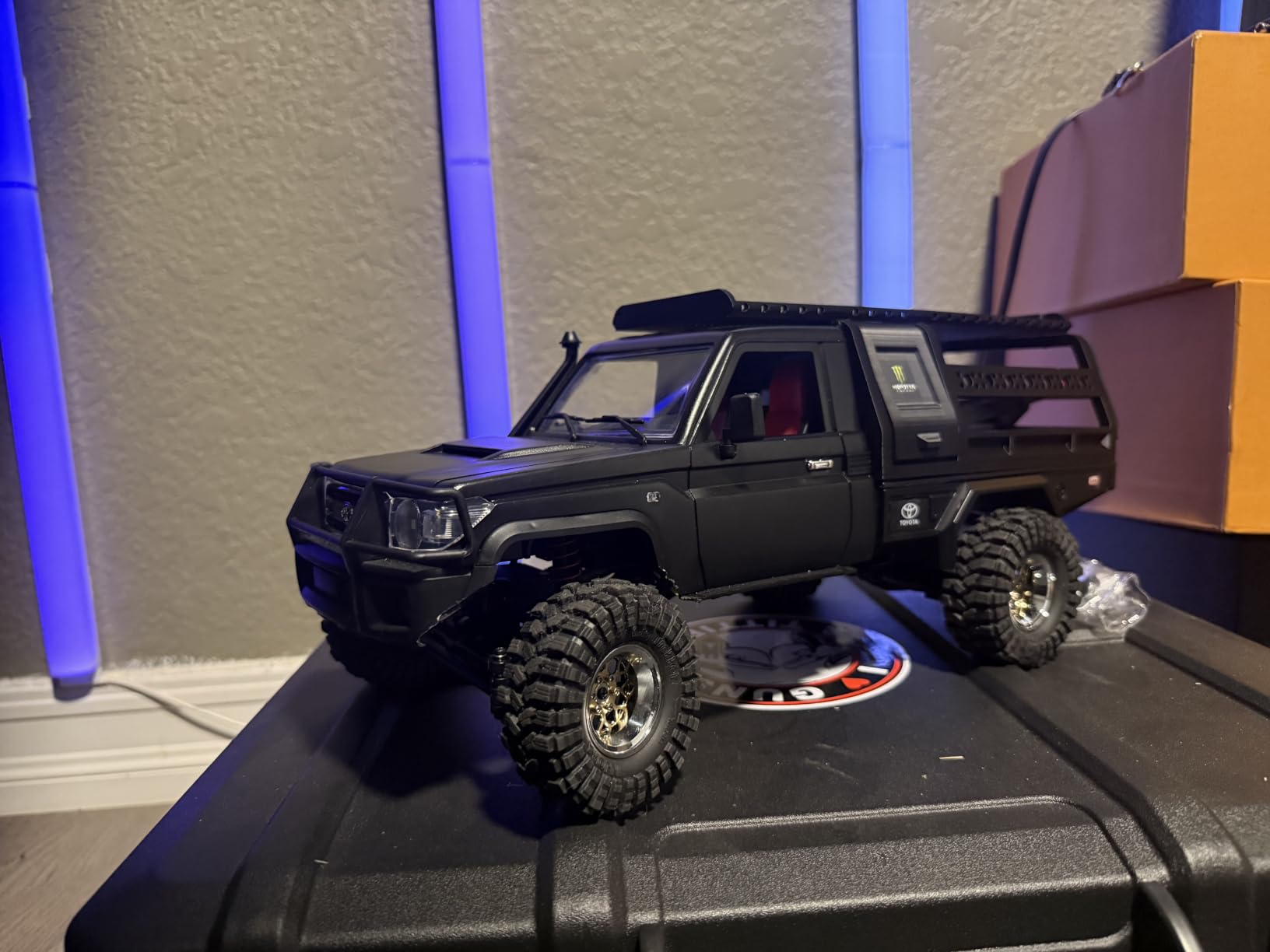 MN82 RC Rock Crawler, 2.4Ghz Toyota Remote Control Truck, 4WD 2 Speeds Switch RC Crawler Off-Road Pick-up with 2 Upgraded 1200mah Battery, 1/12 Scale Trucks (with Gift) customer photo 2
